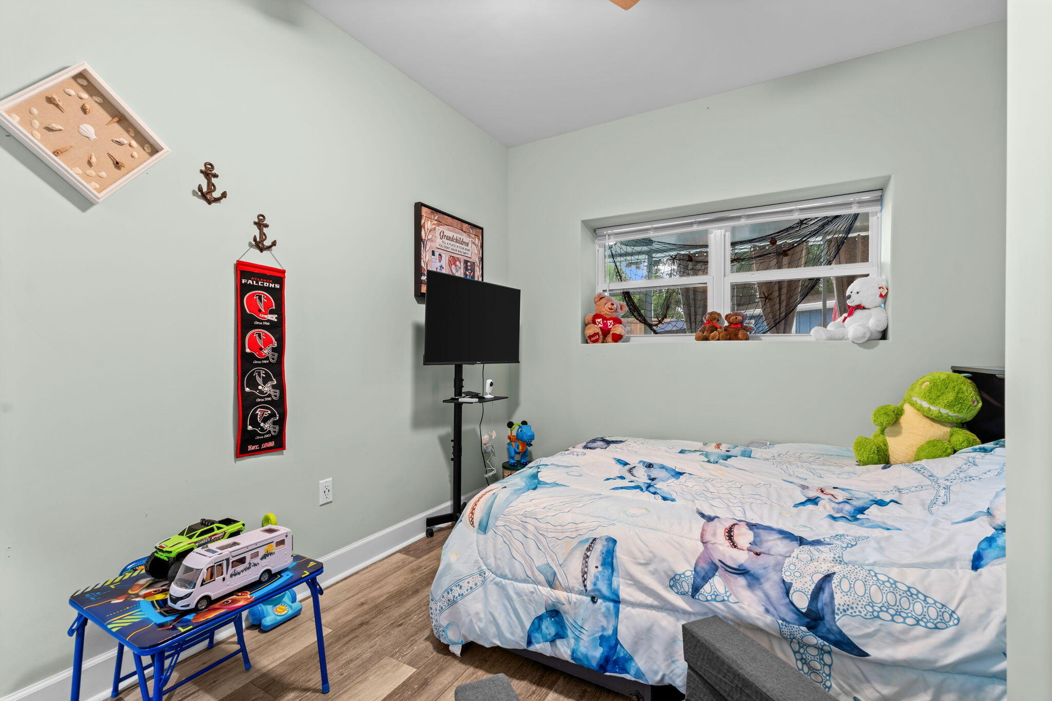main property photo 25