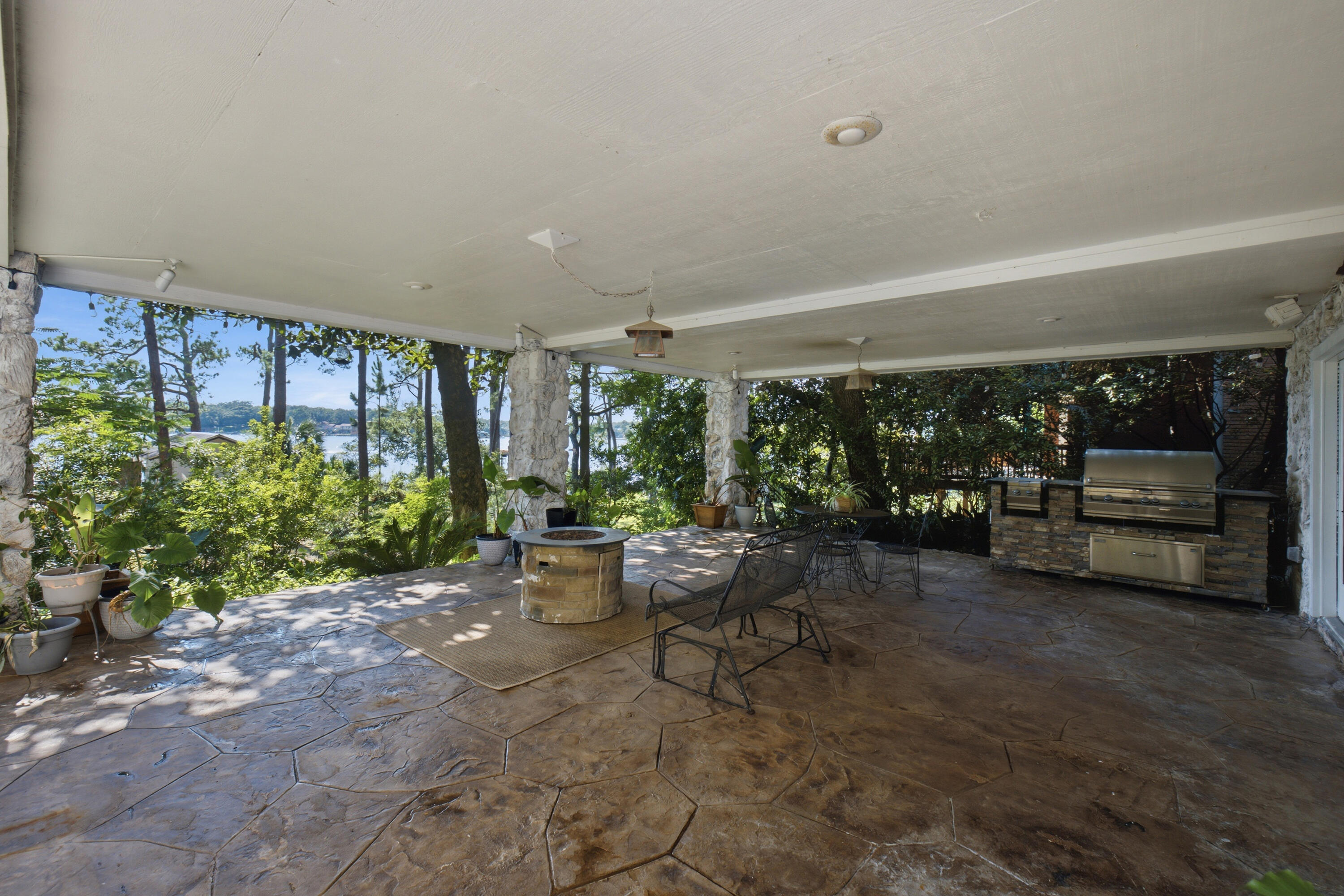 main property photo 89