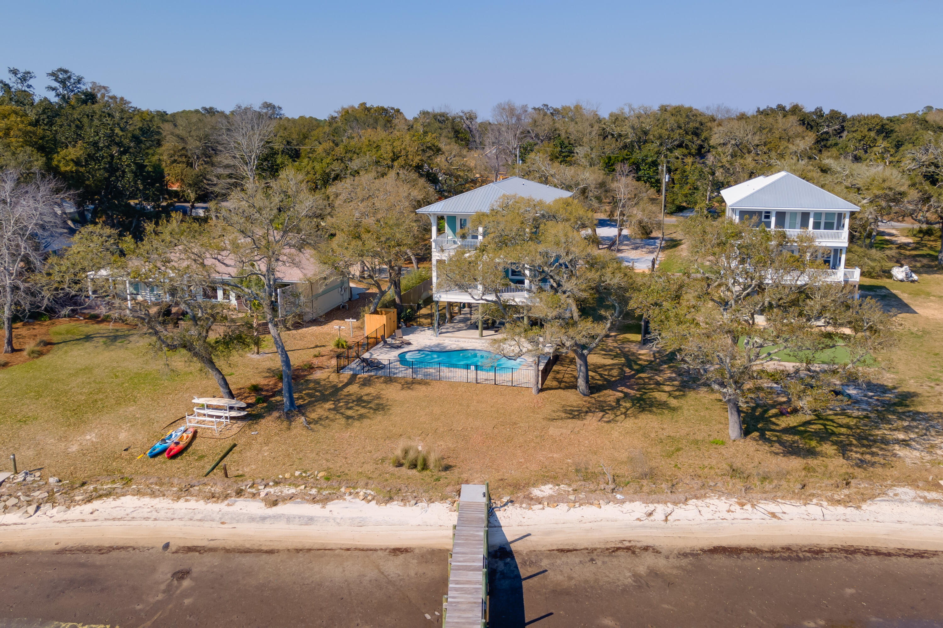 main property photo 35