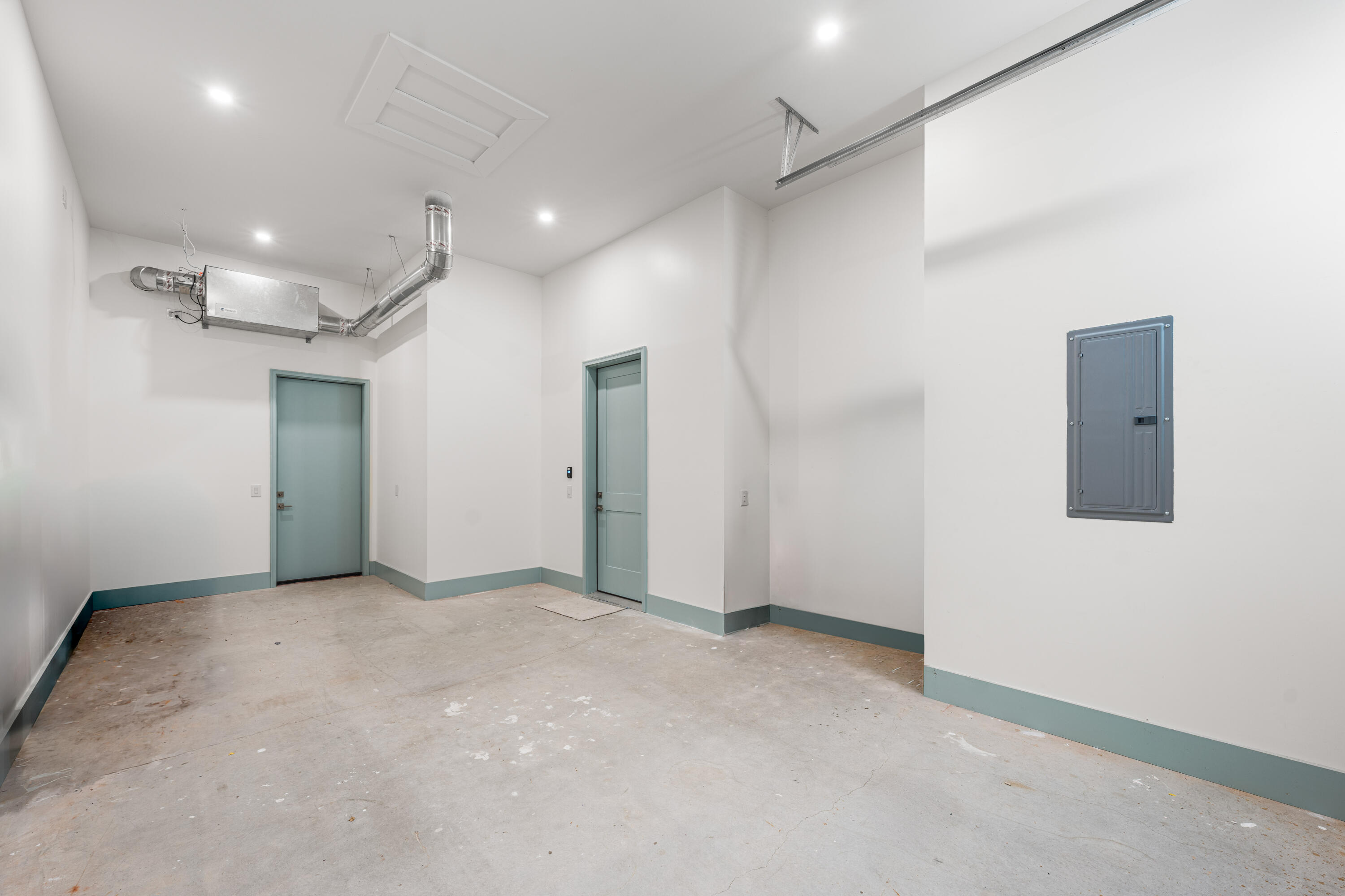 main property photo 89
