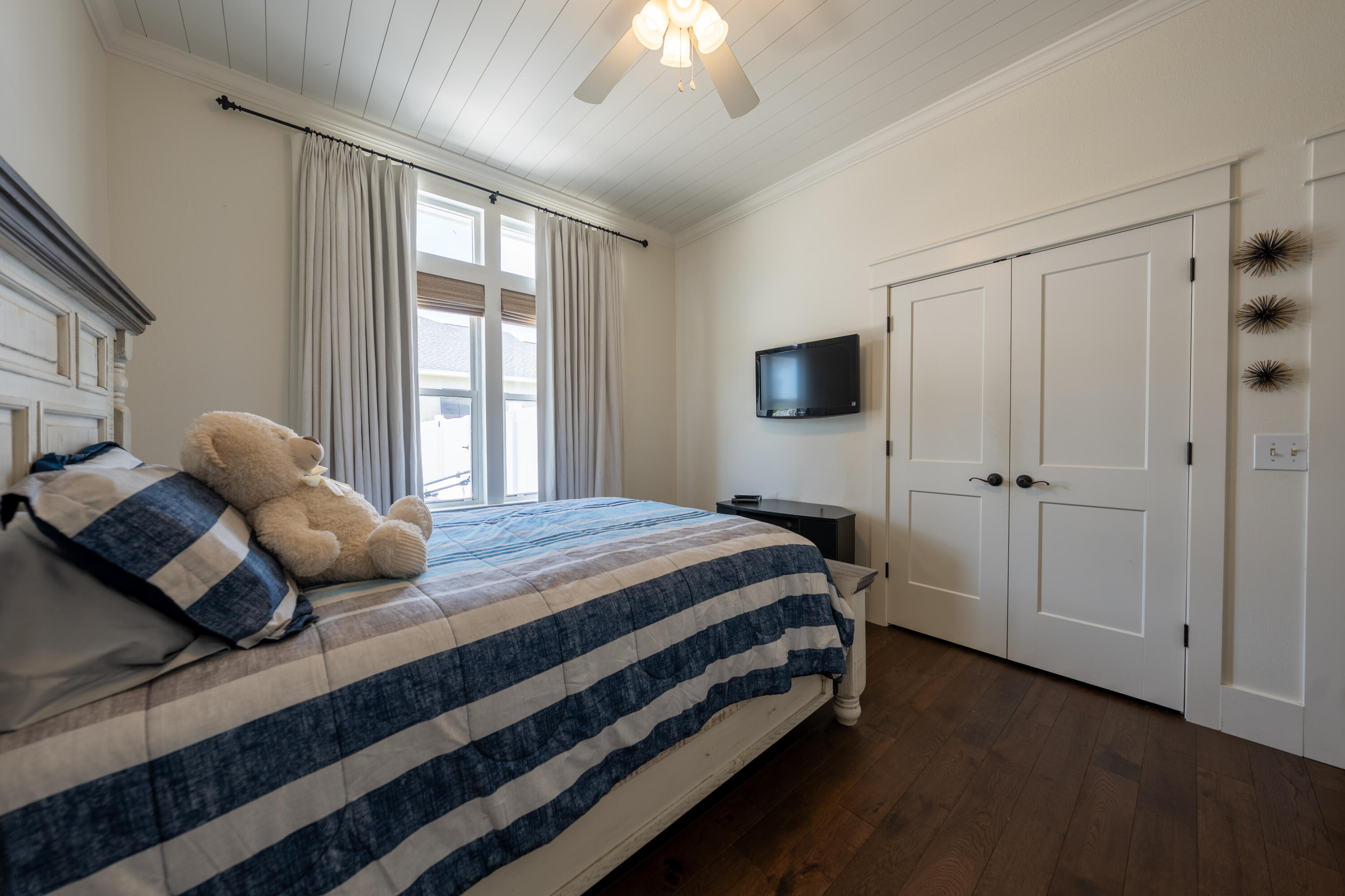 main property photo 54
