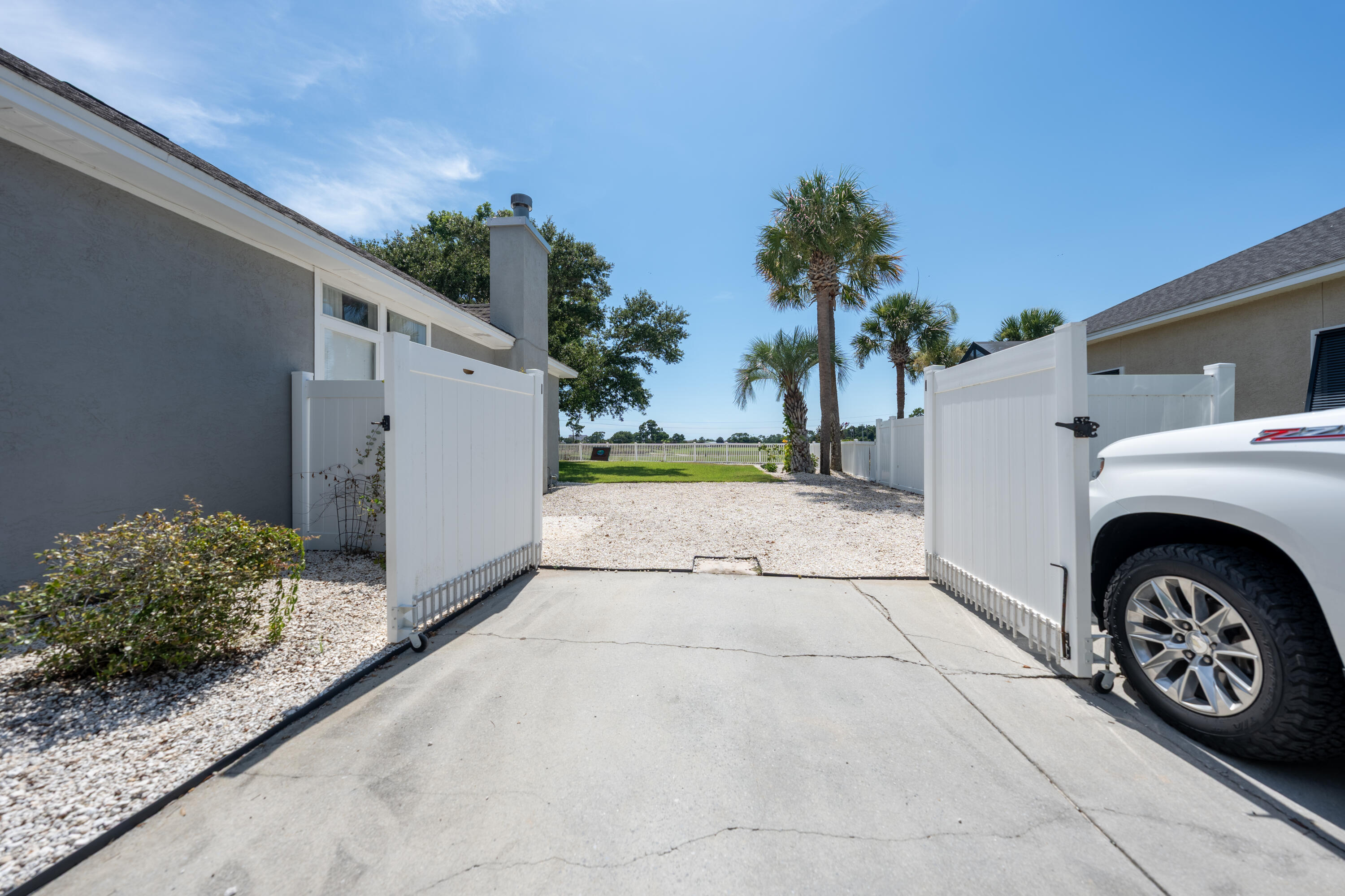 main property photo 79