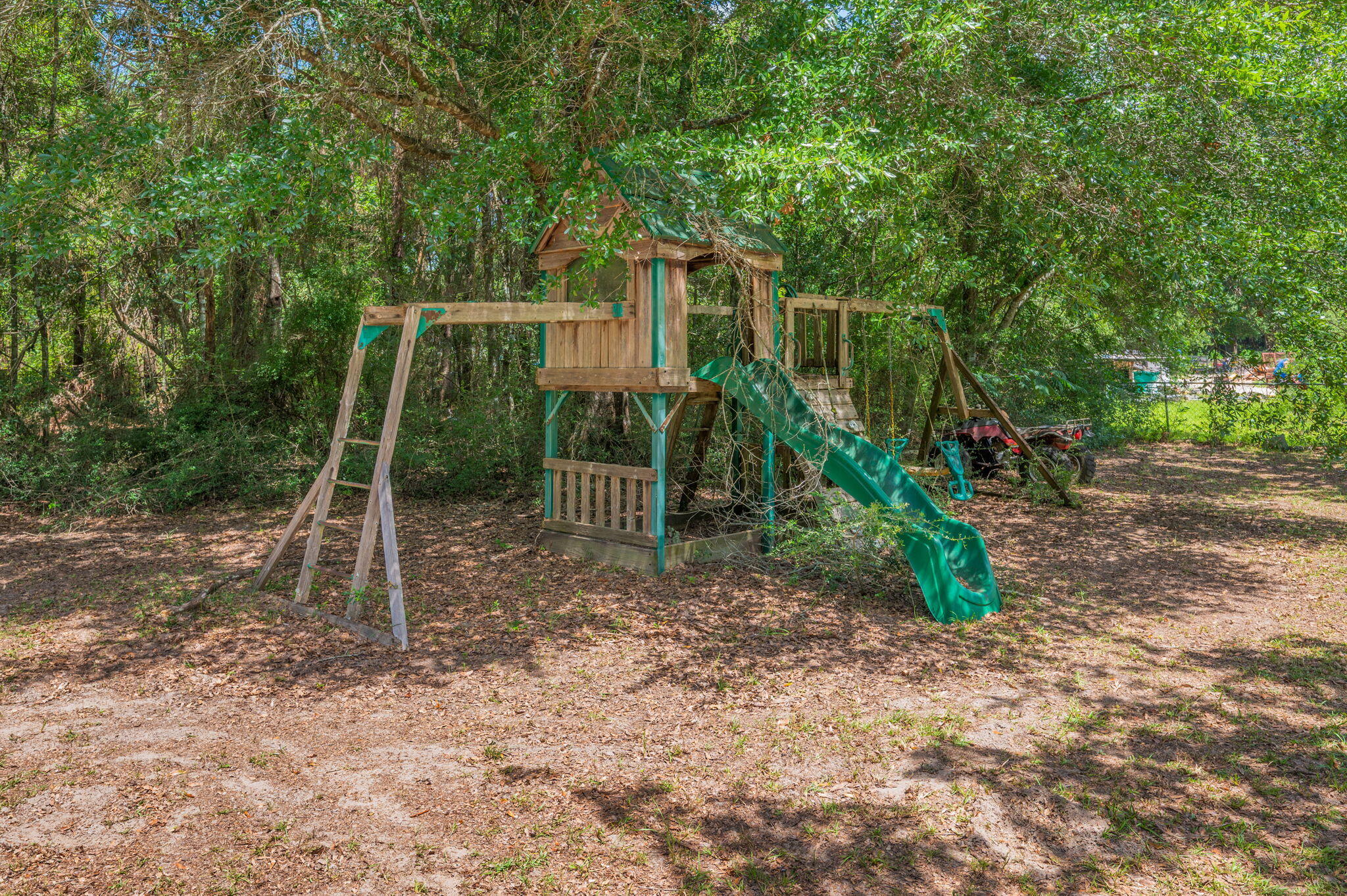 main property photo 32