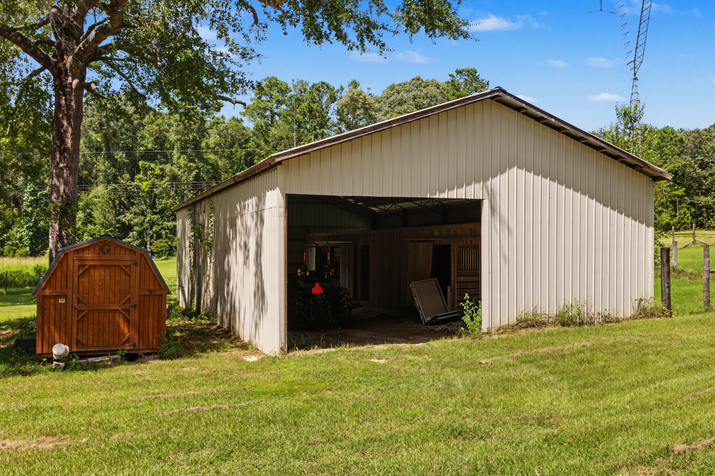main property photo 19