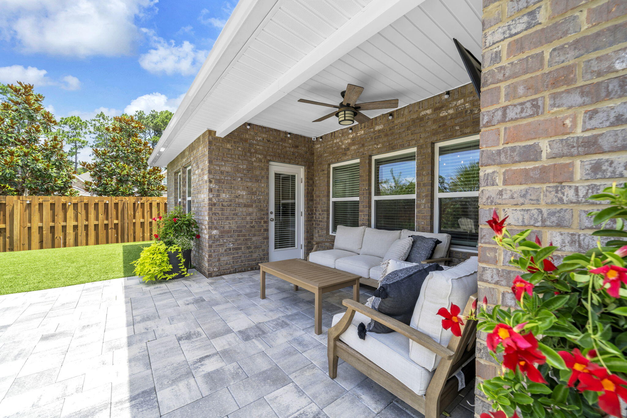 property viewer photo 5