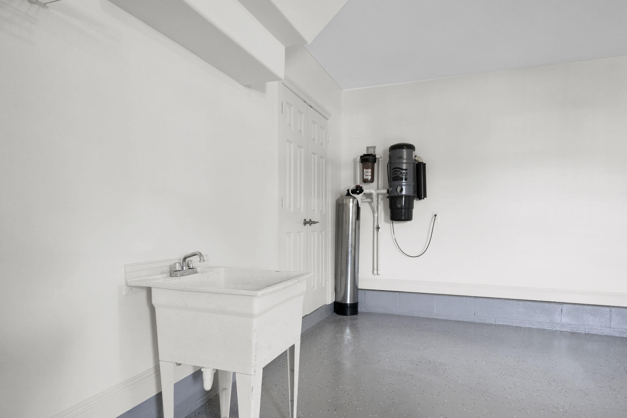 main property photo 63