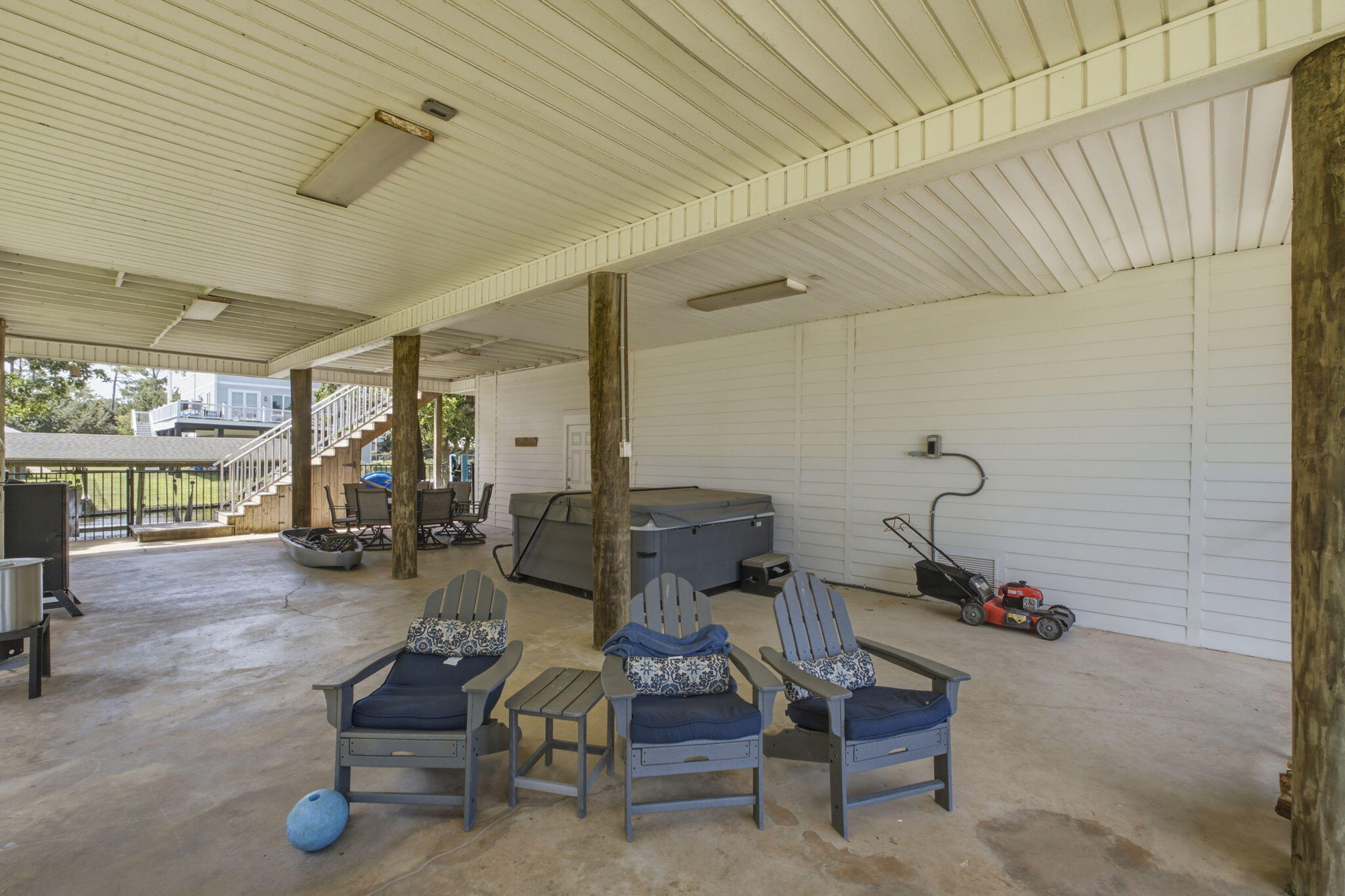 main property photo 42
