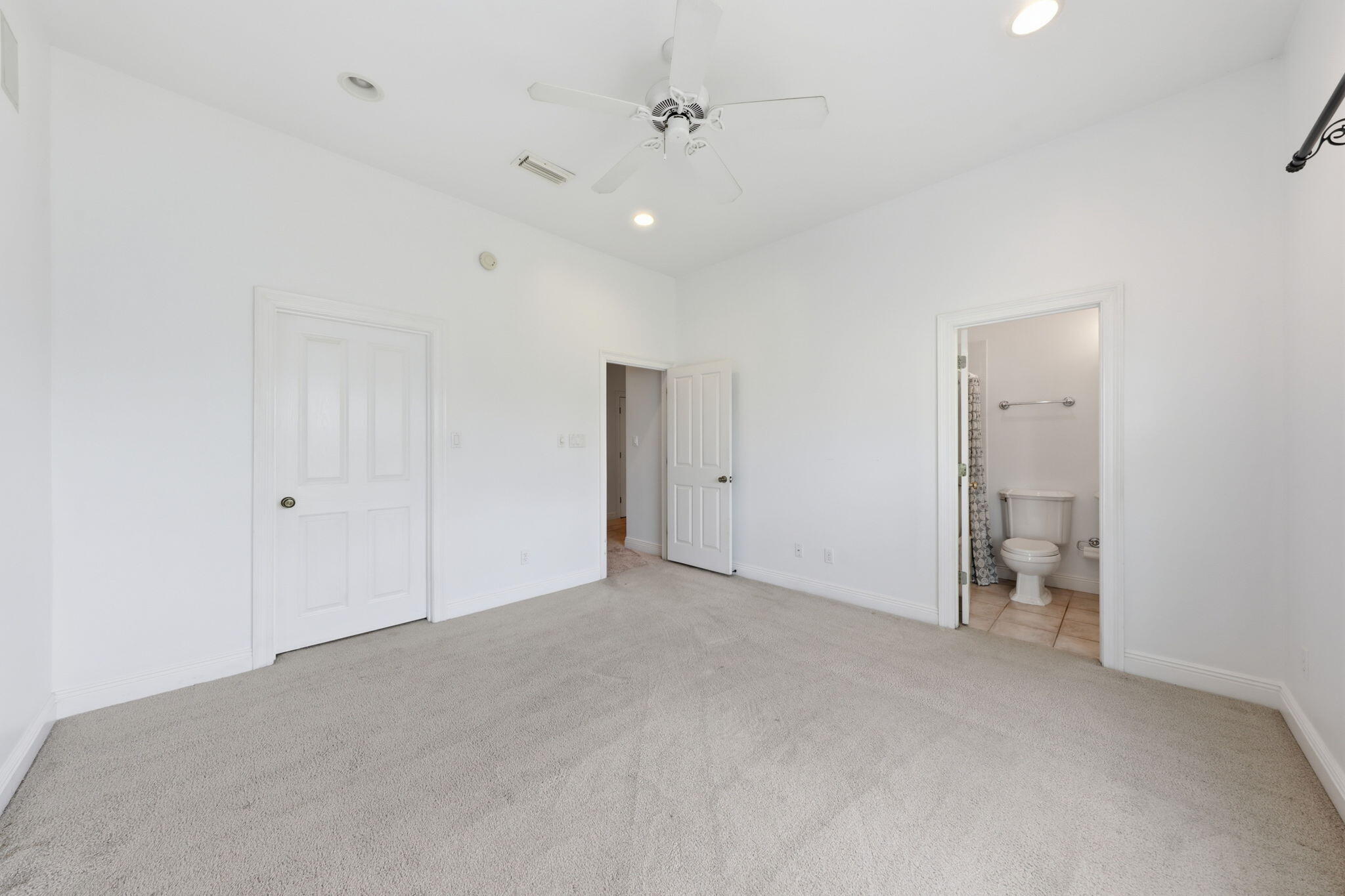 main property photo 126