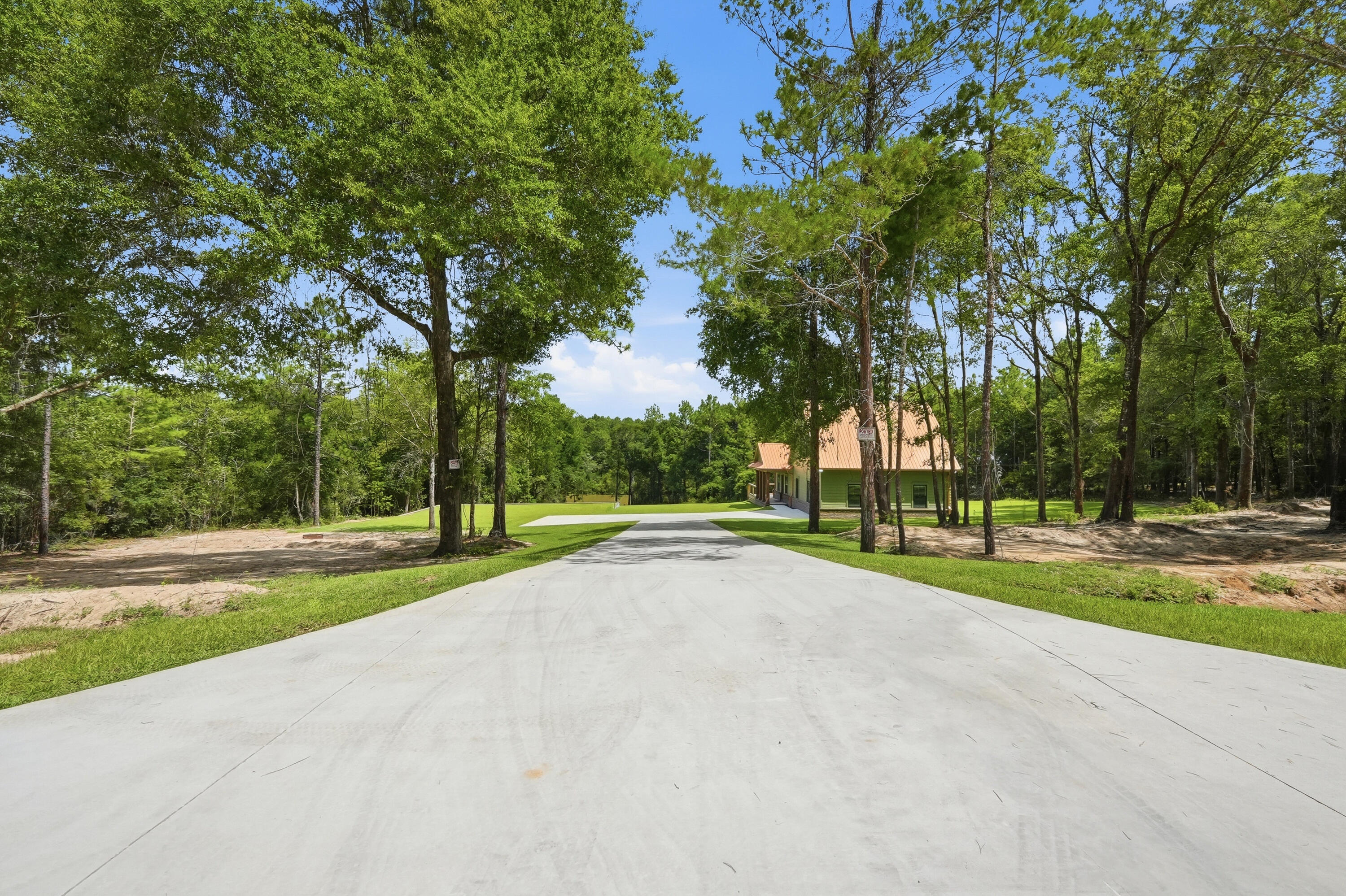 main property photo 9