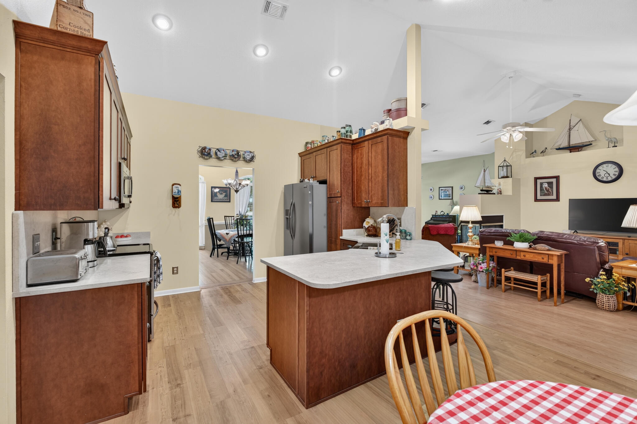 main property photo 27