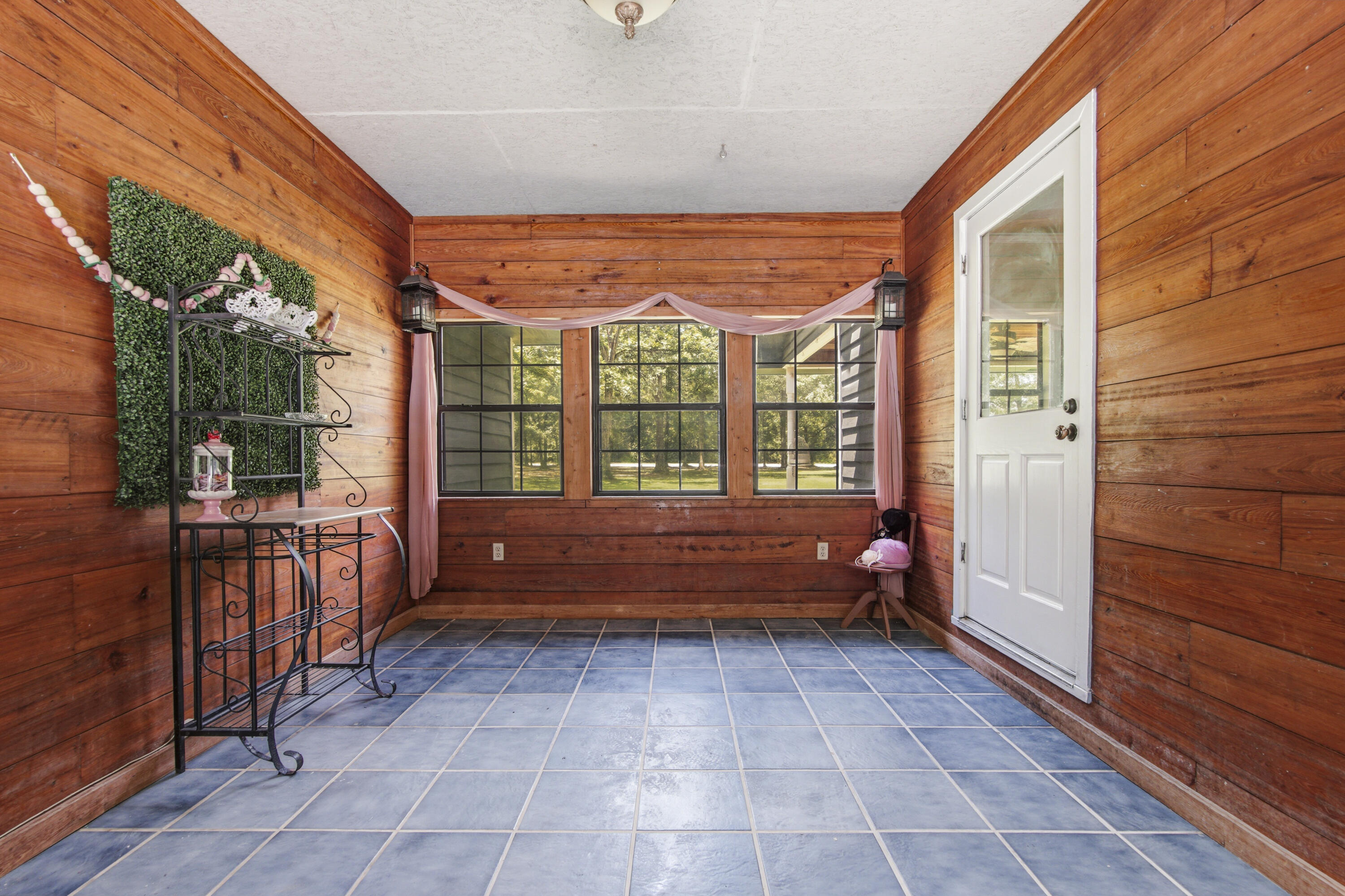 main property photo 57