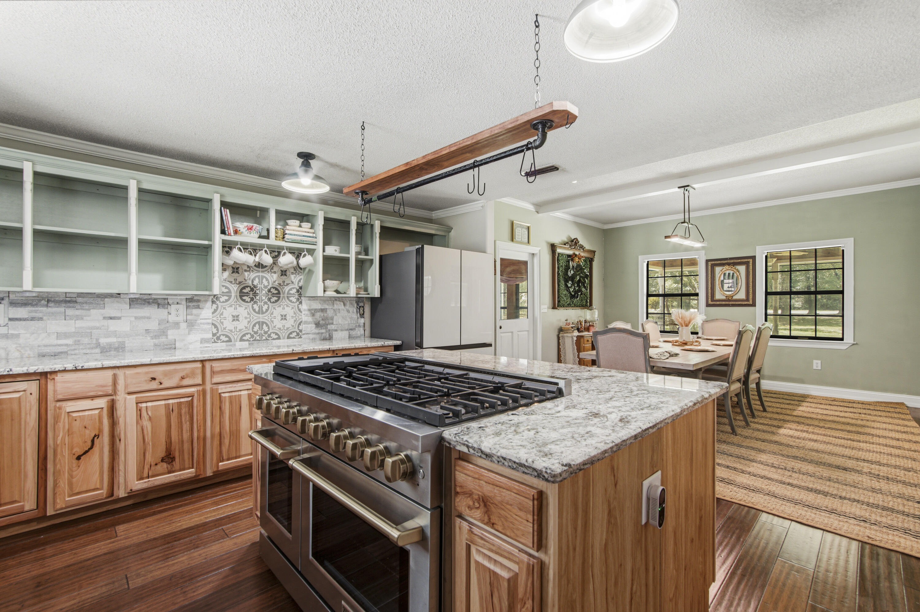 main property photo 9
