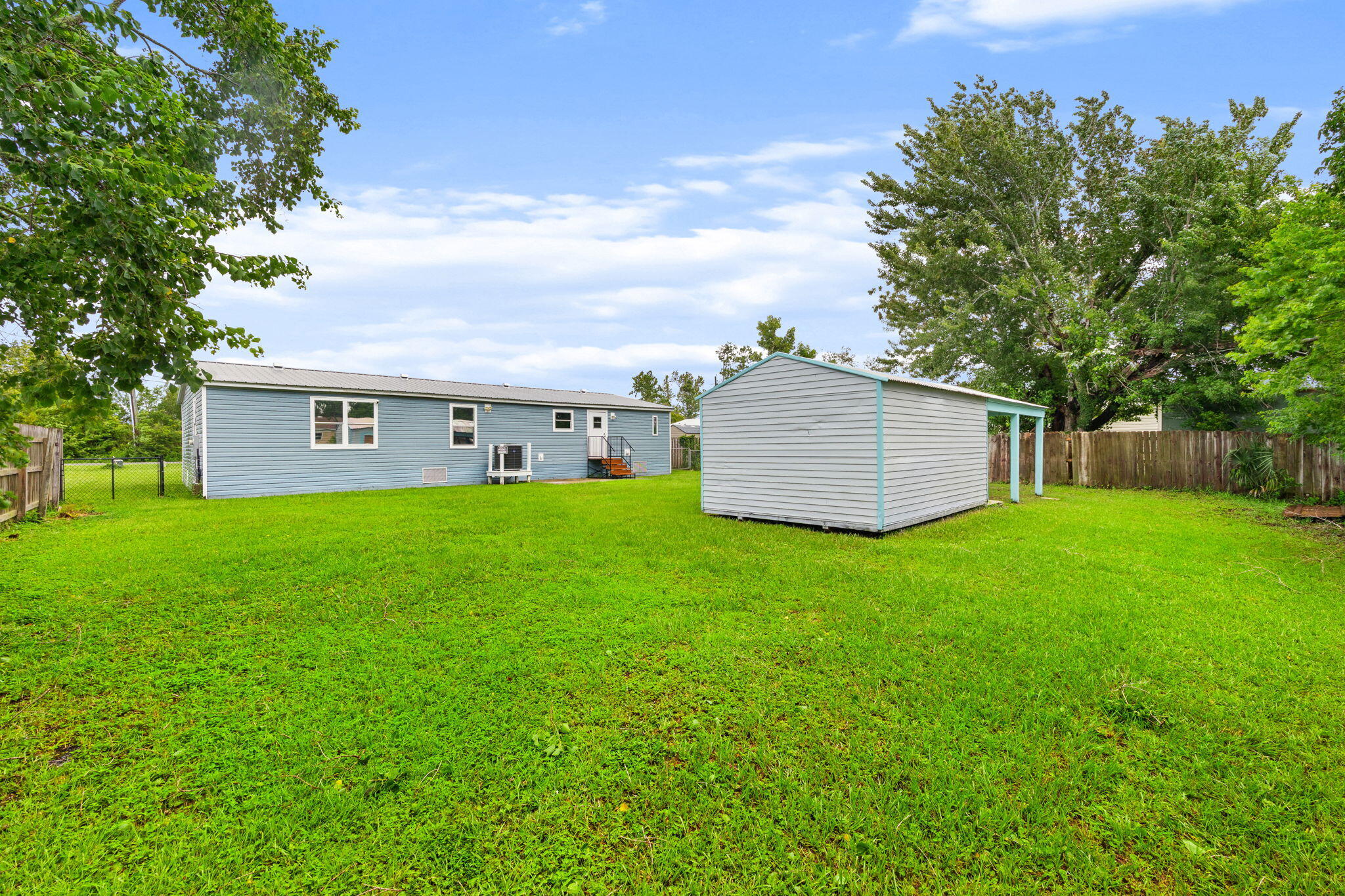 main property photo 32