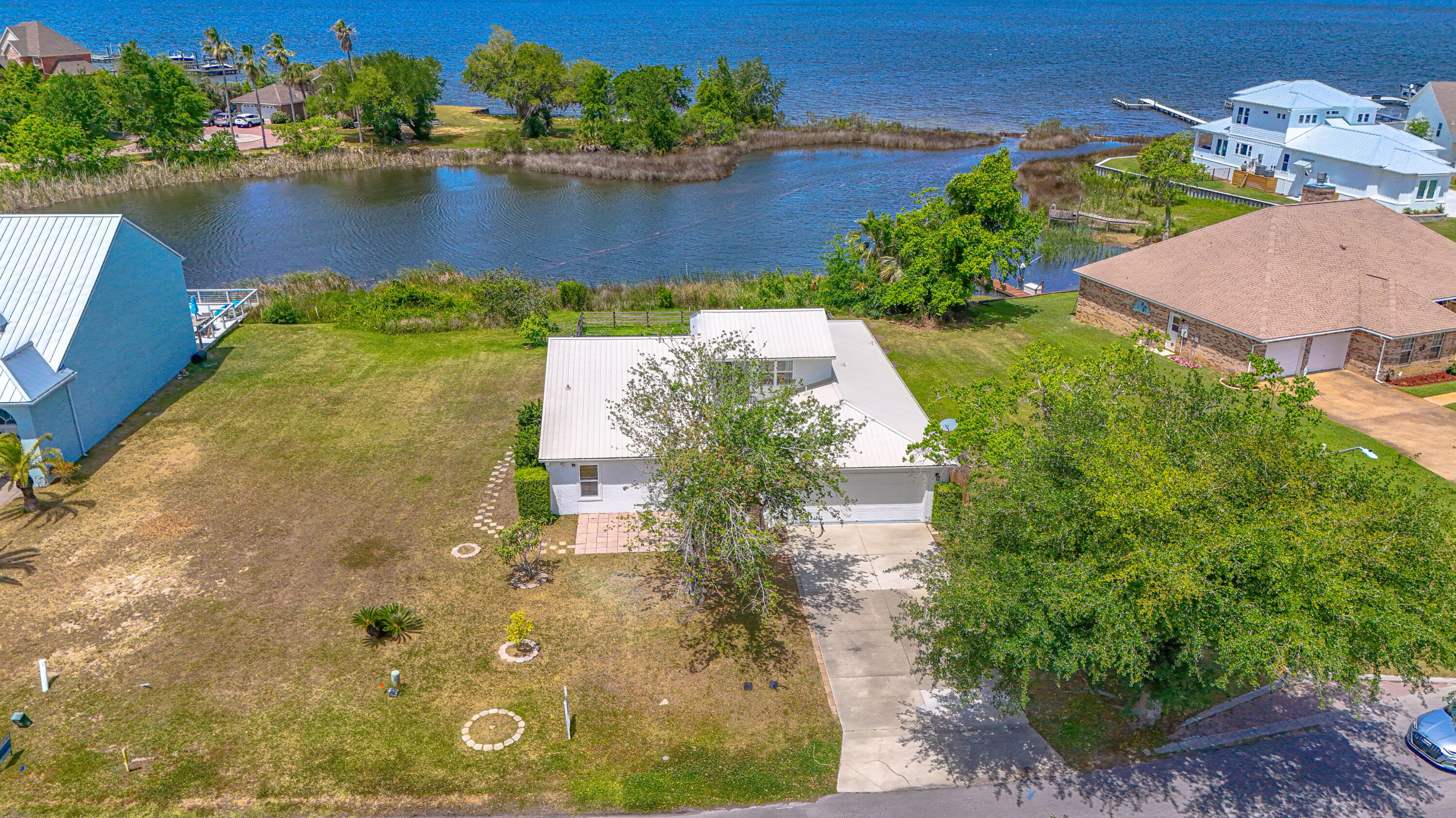main property photo 75