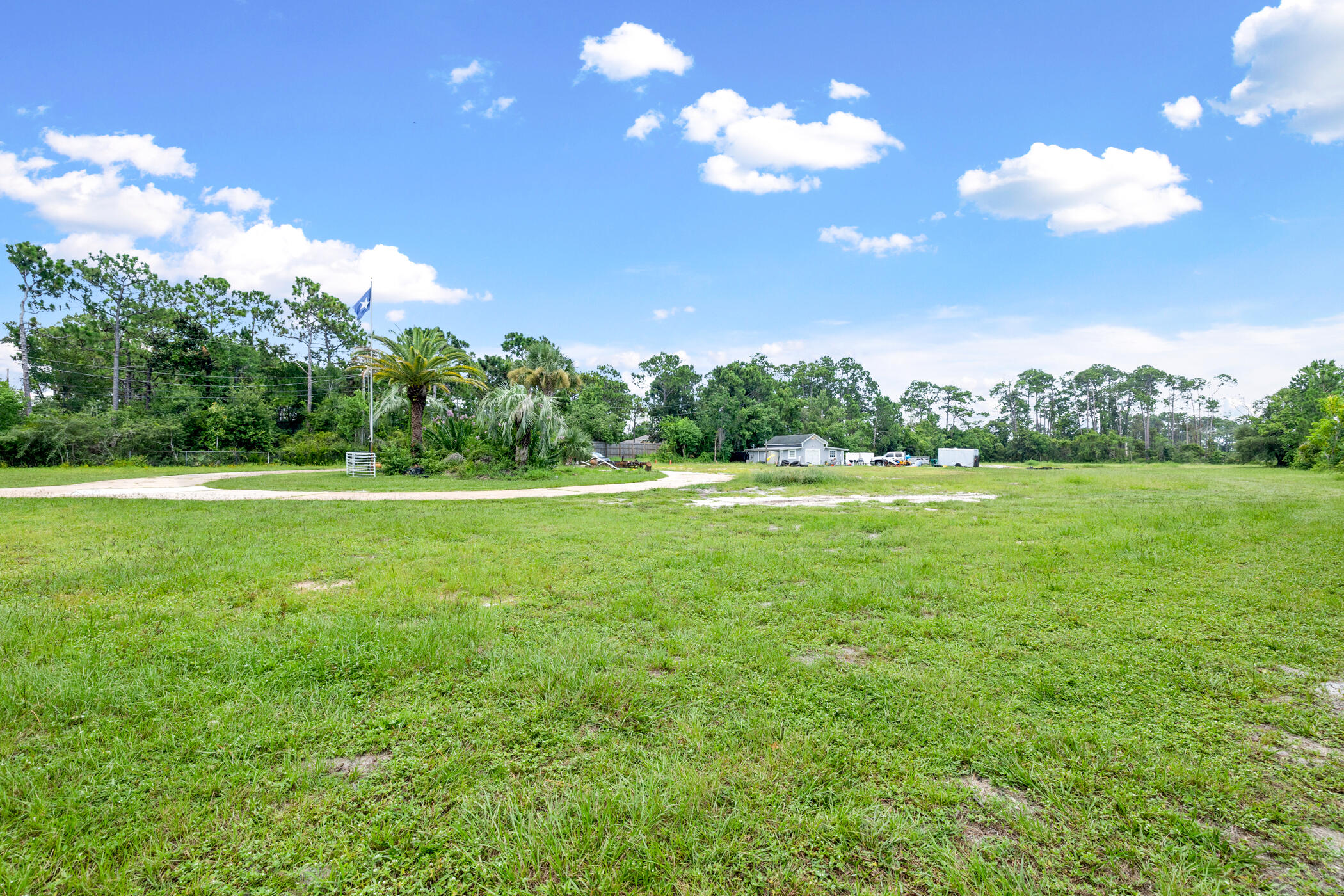 main property photo 11
