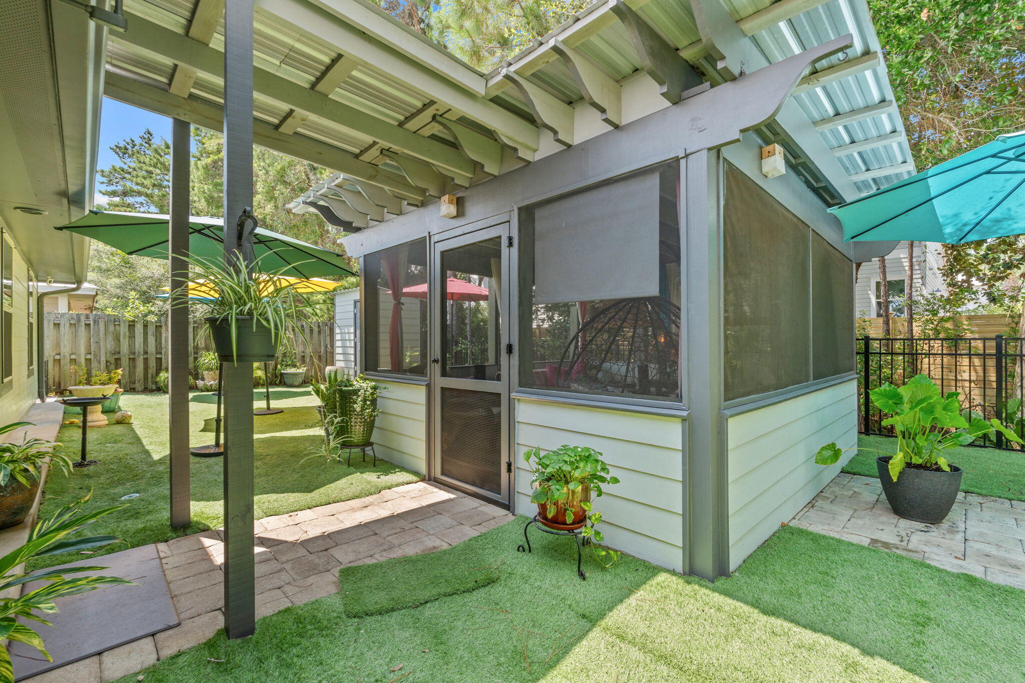 main property photo 30
