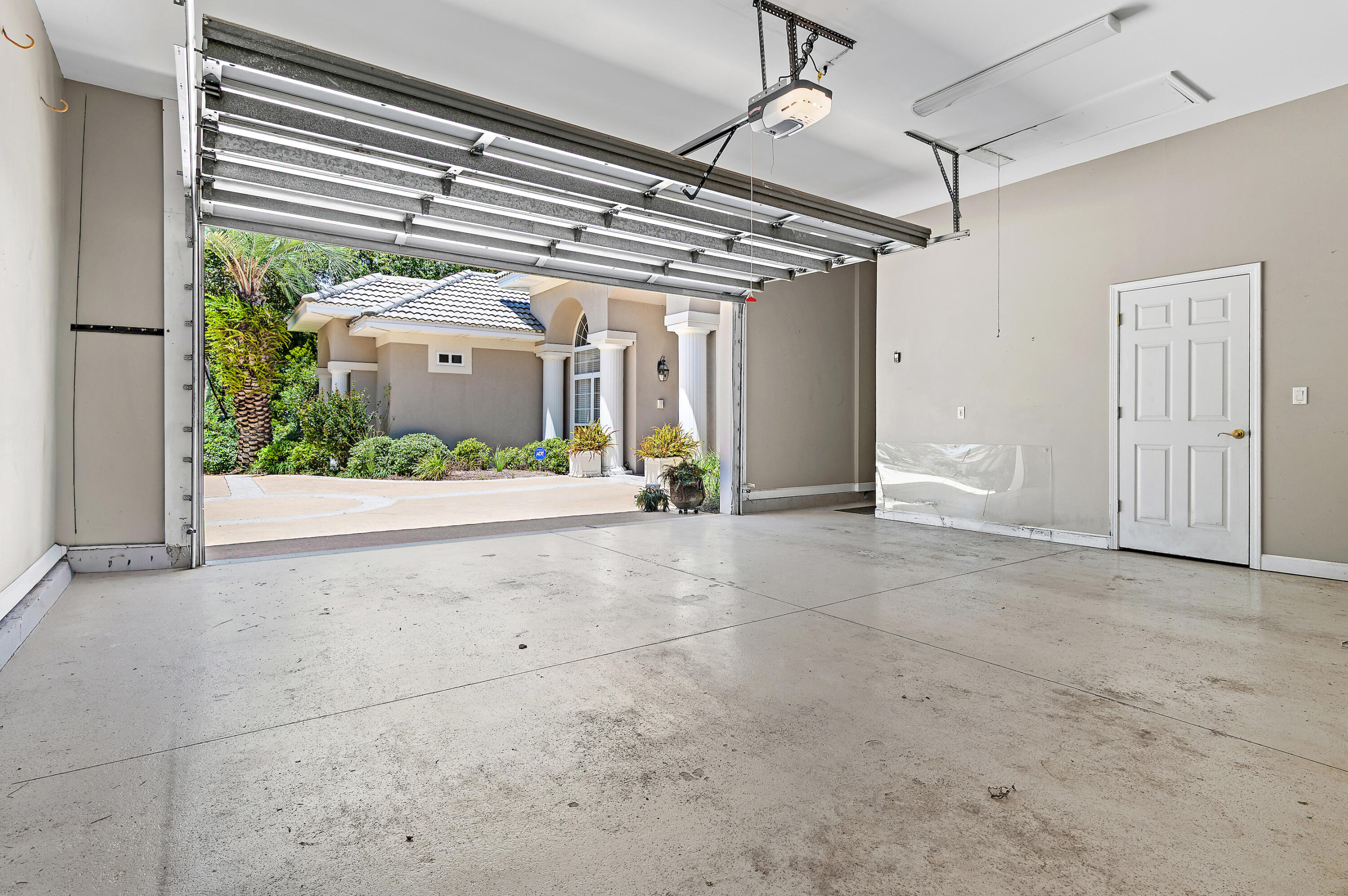 main property photo 51