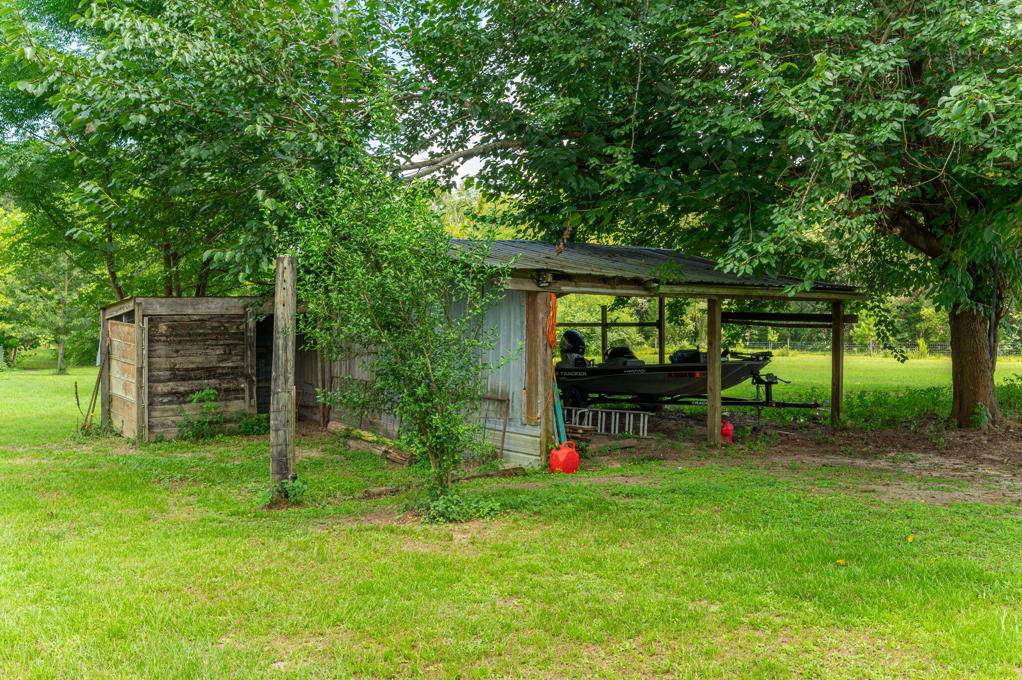 main property photo 33