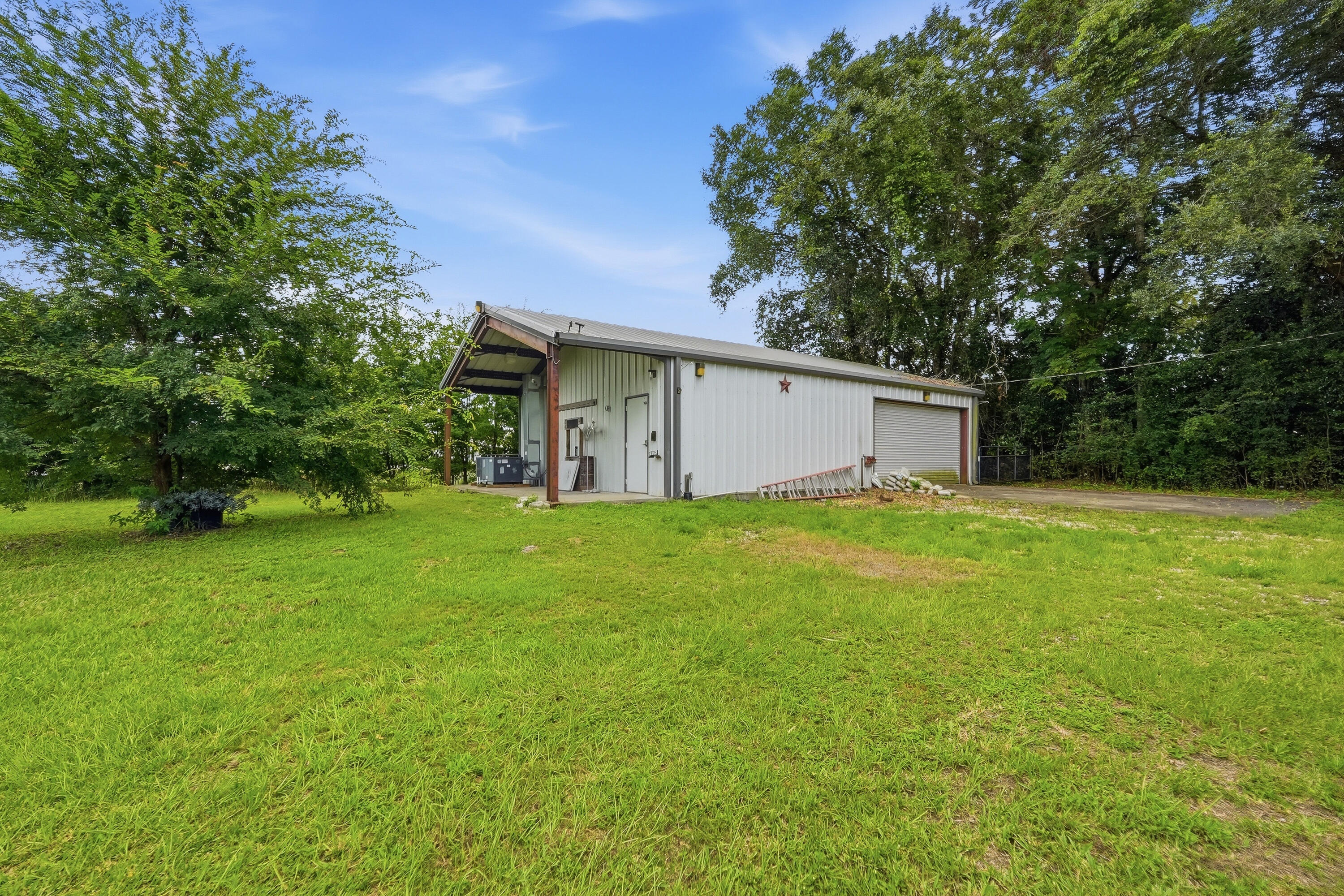 main property photo 43
