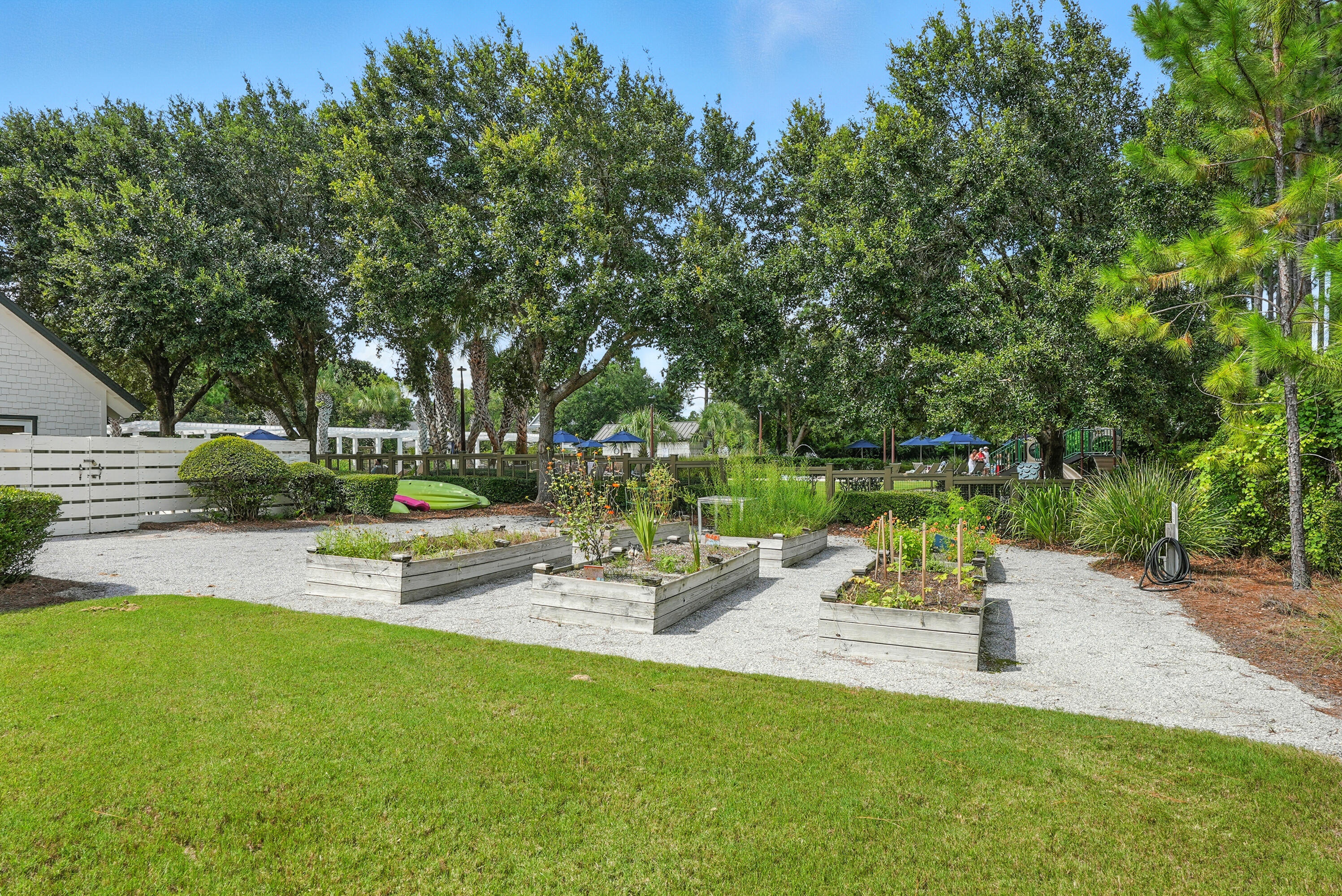 main property photo 78