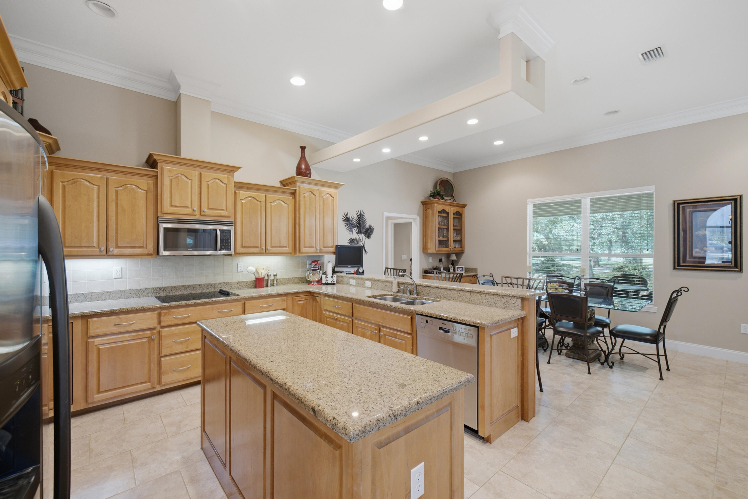 main property photo 59