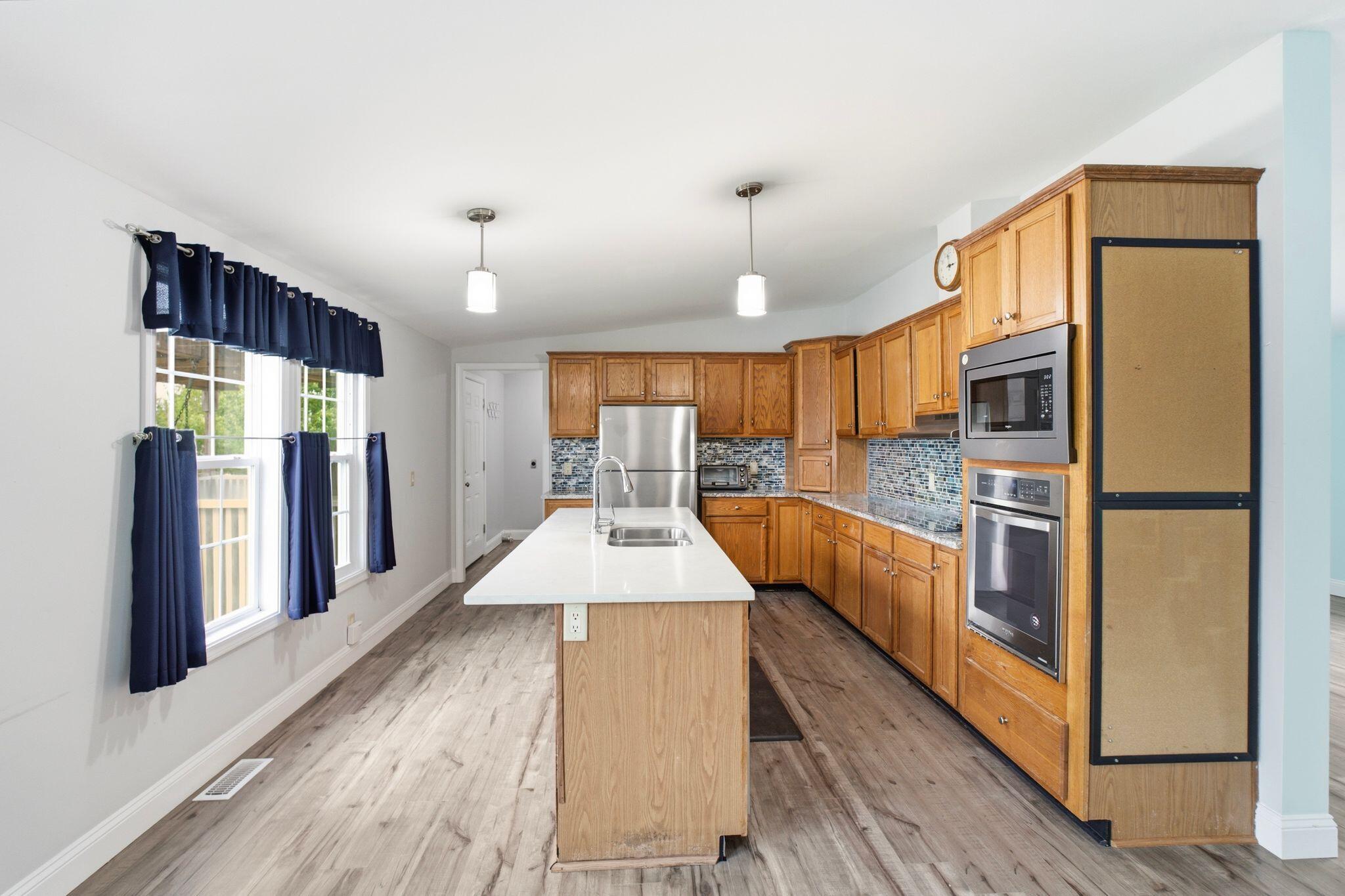 main property photo 5