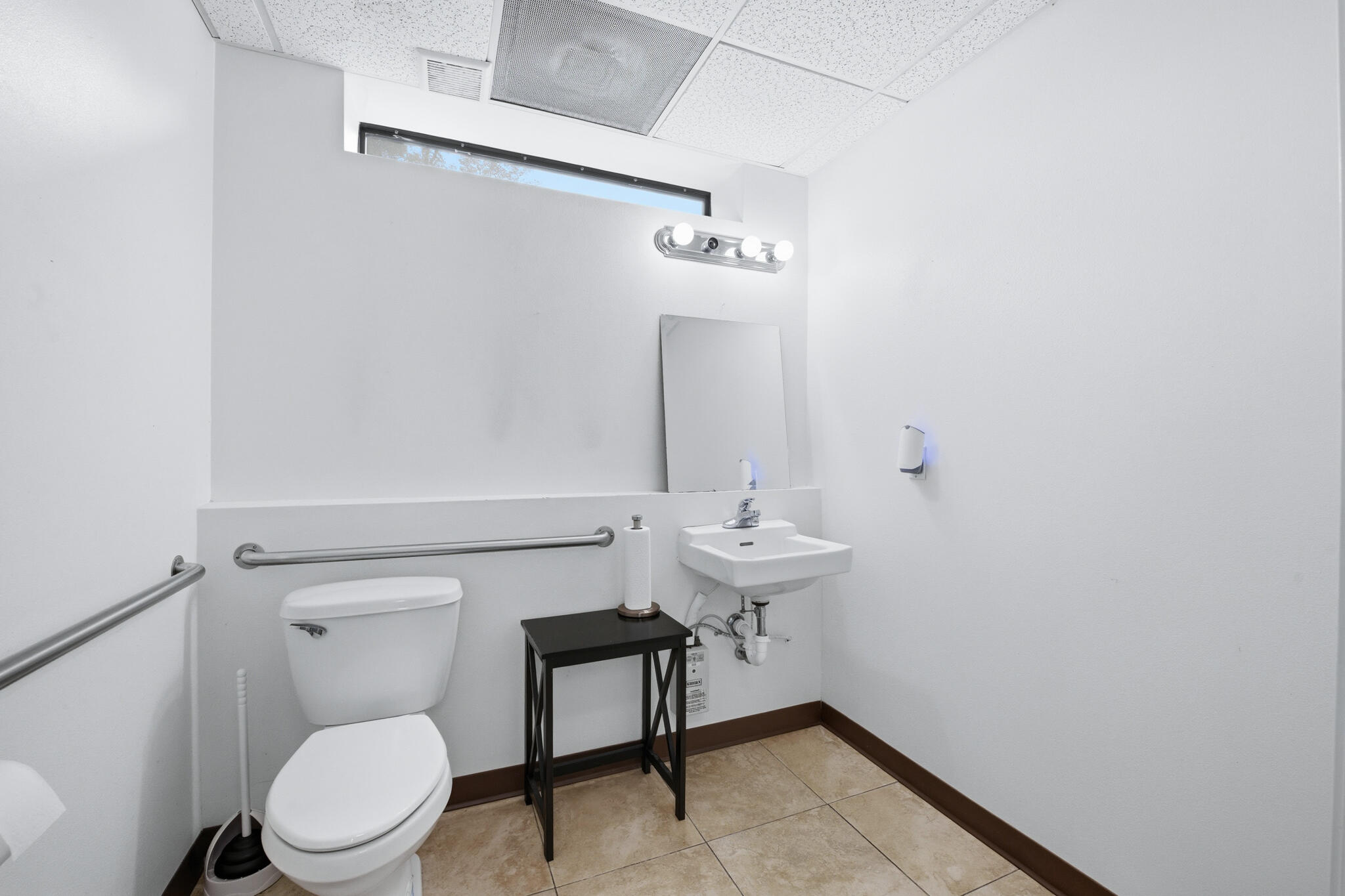 main property photo 14