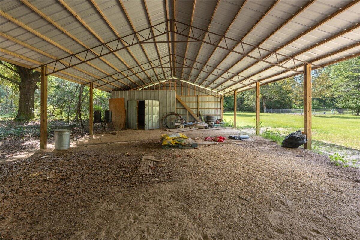 main property photo 11