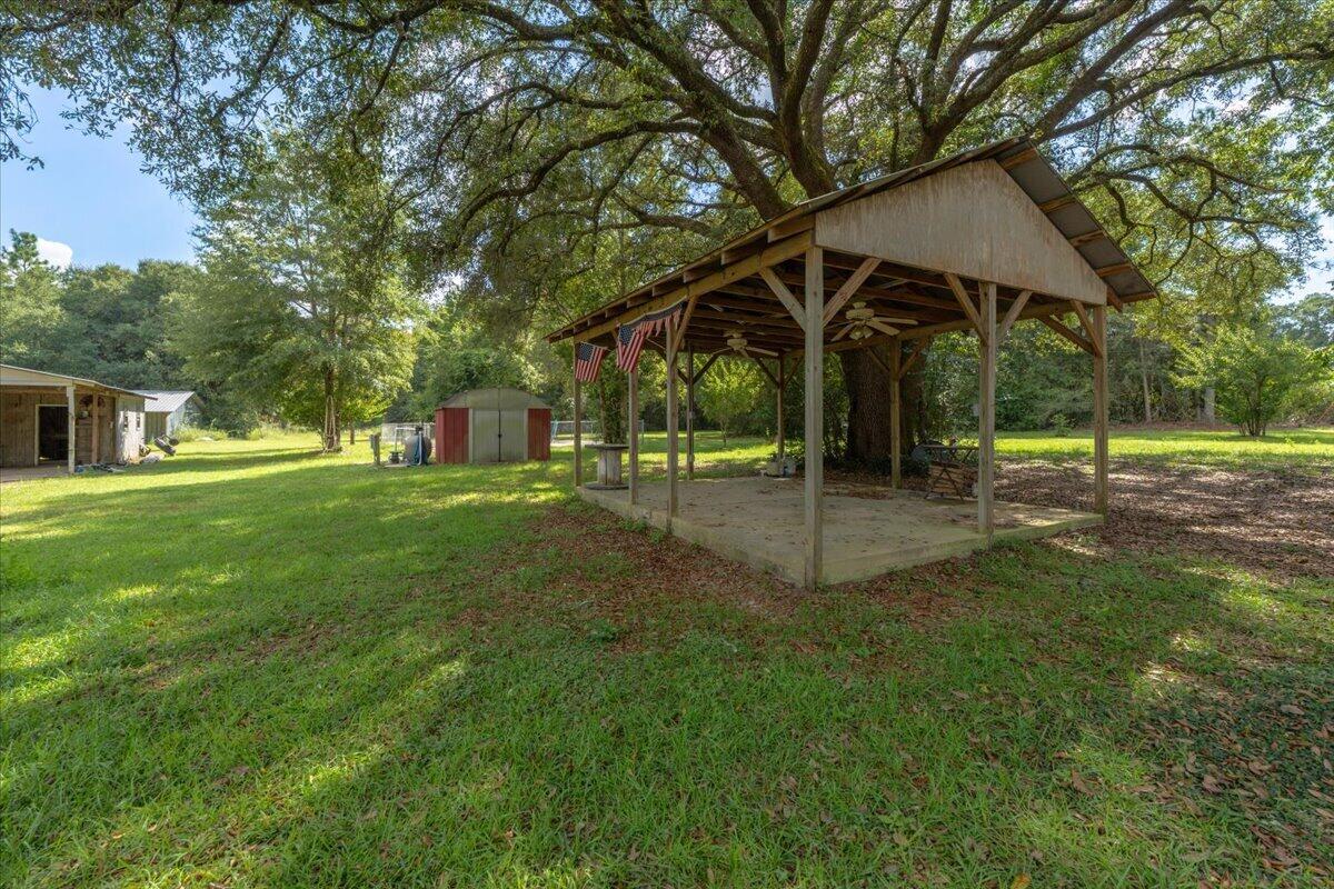 main property photo 16