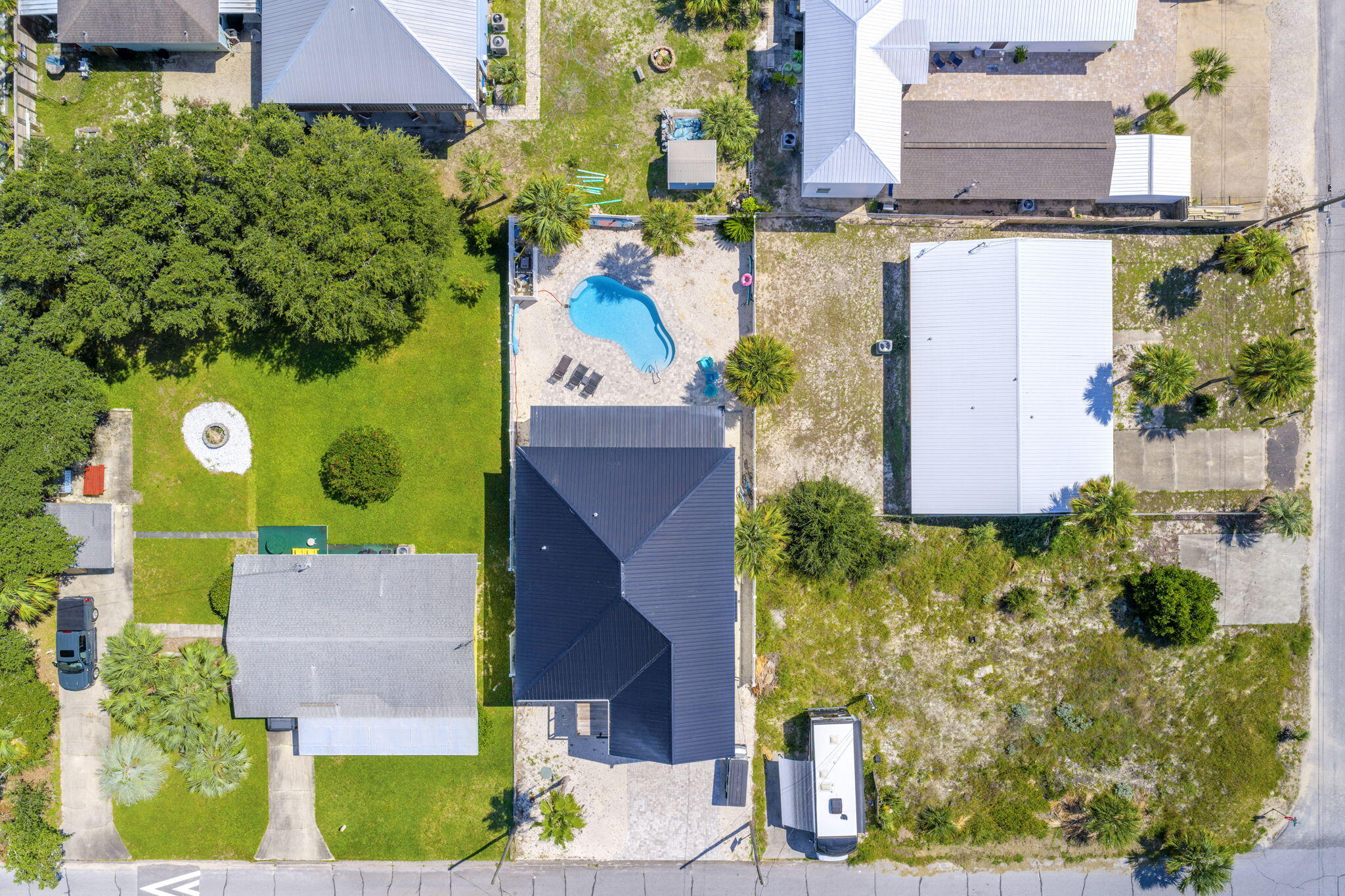 main property photo 75