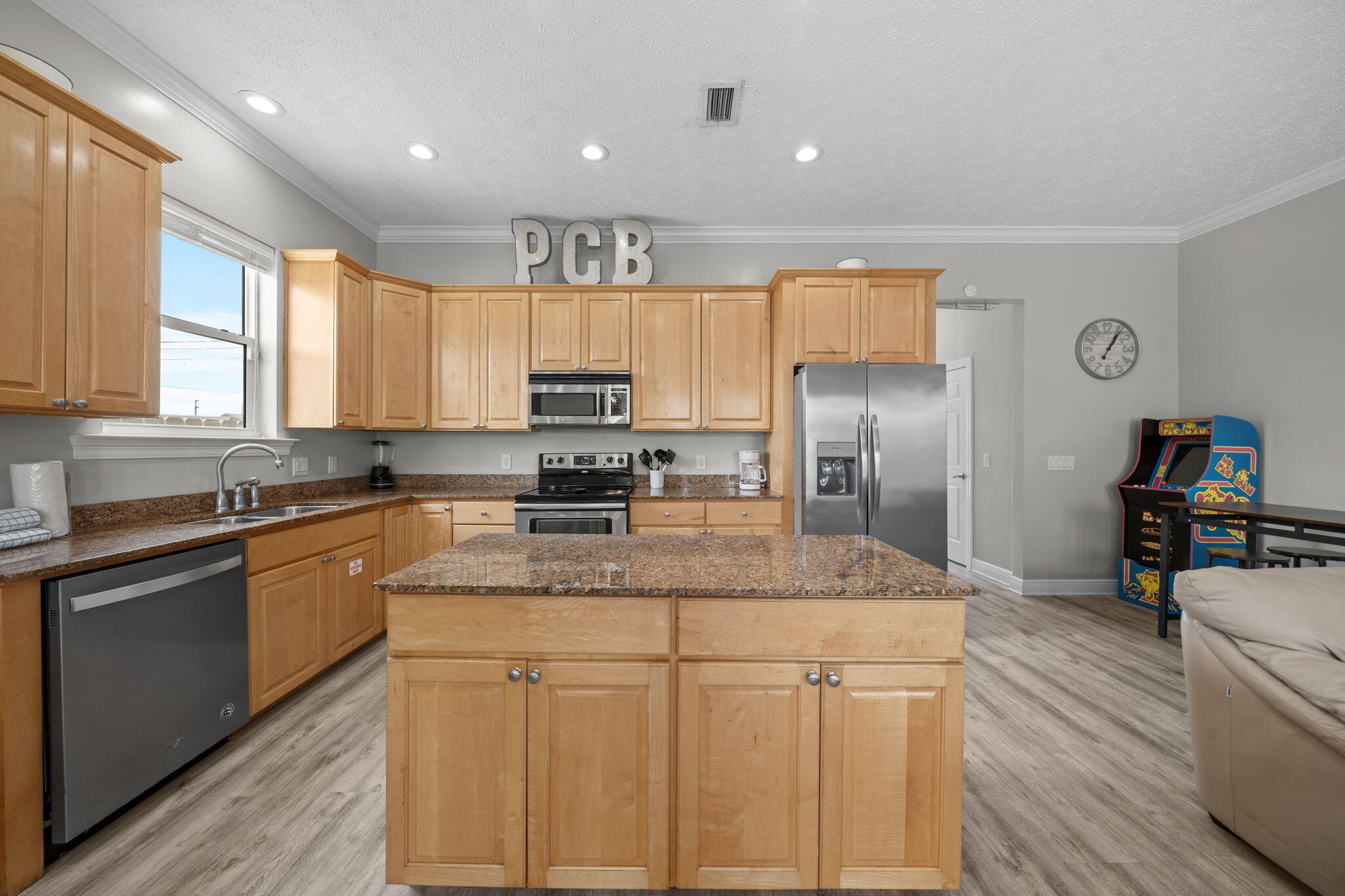 main property photo 8