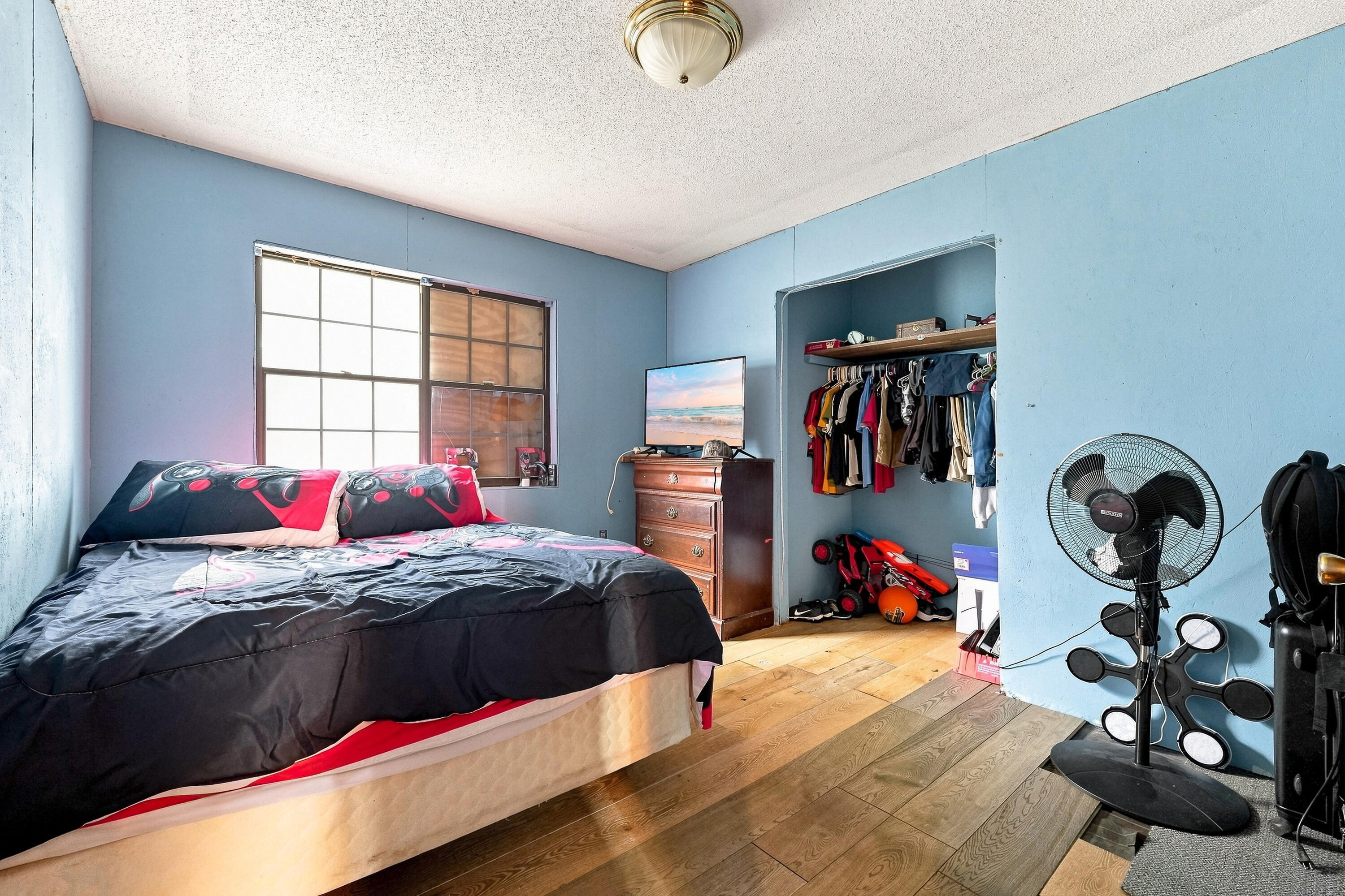 main property photo 23