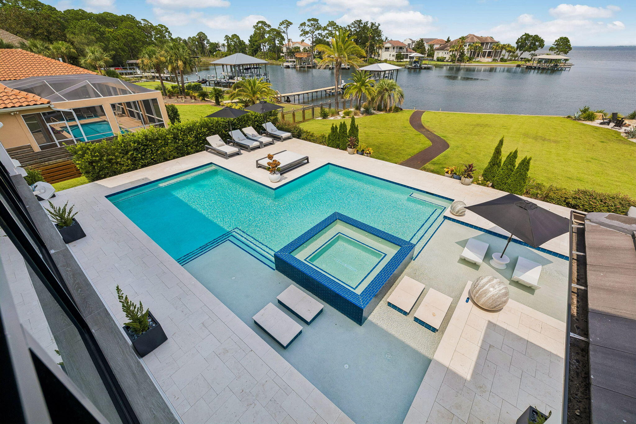 main property photo 65