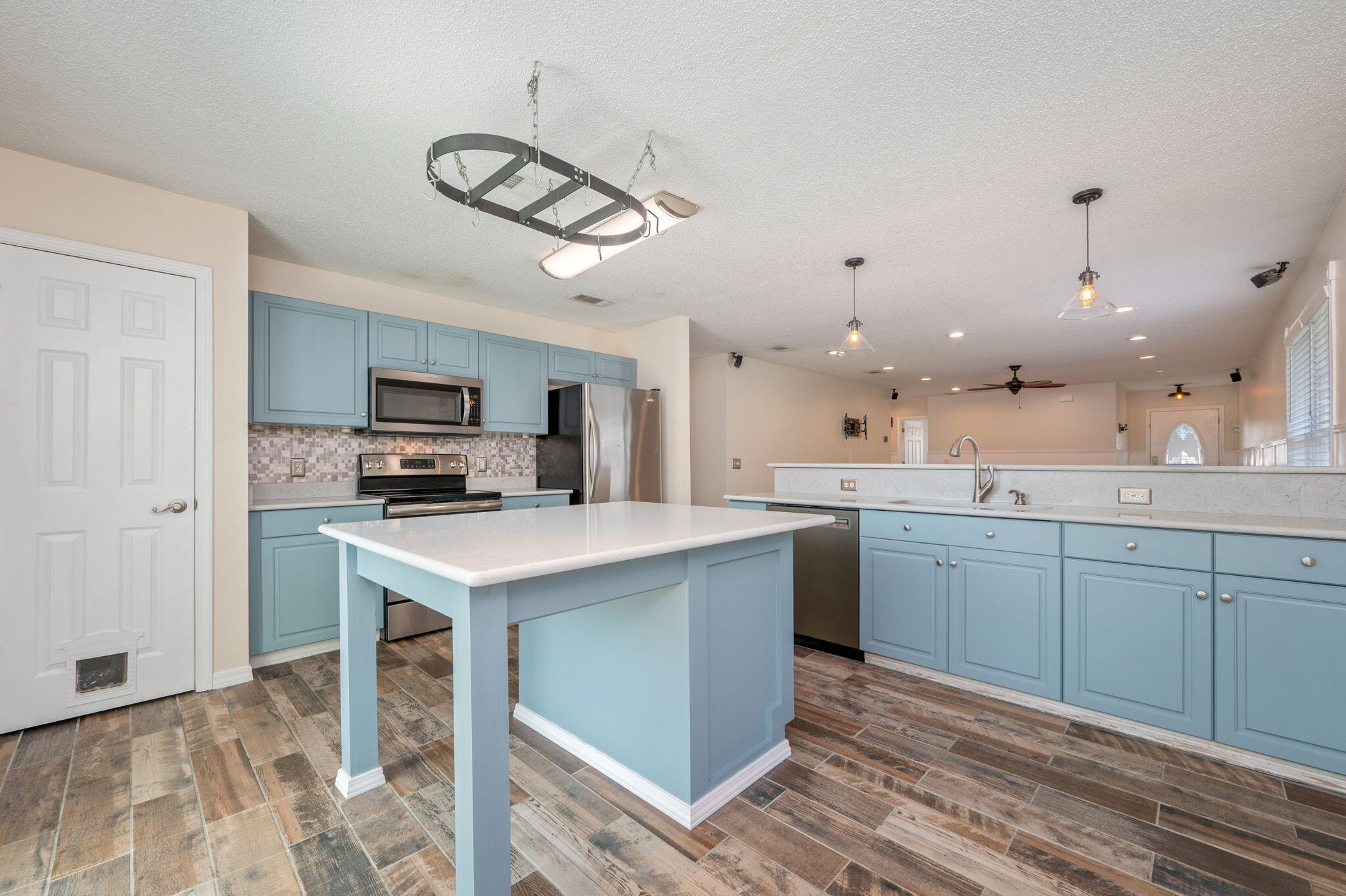 main property photo 15