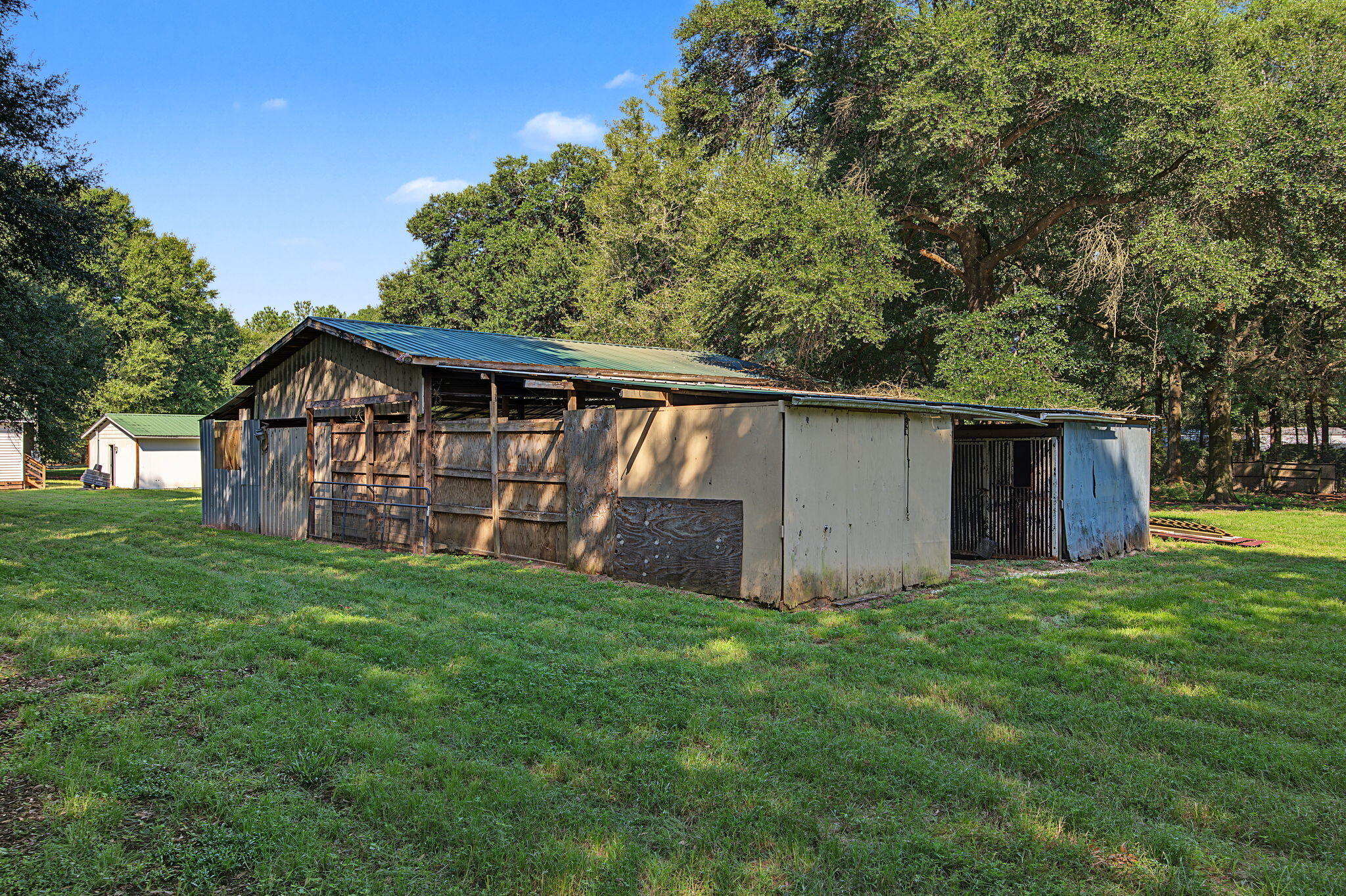 main property photo 40