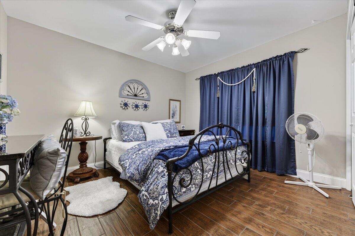 main property photo 33