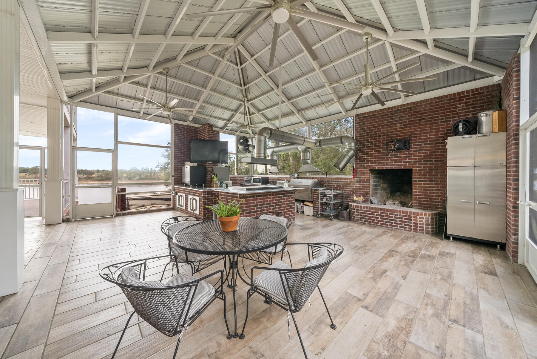 main property photo 32