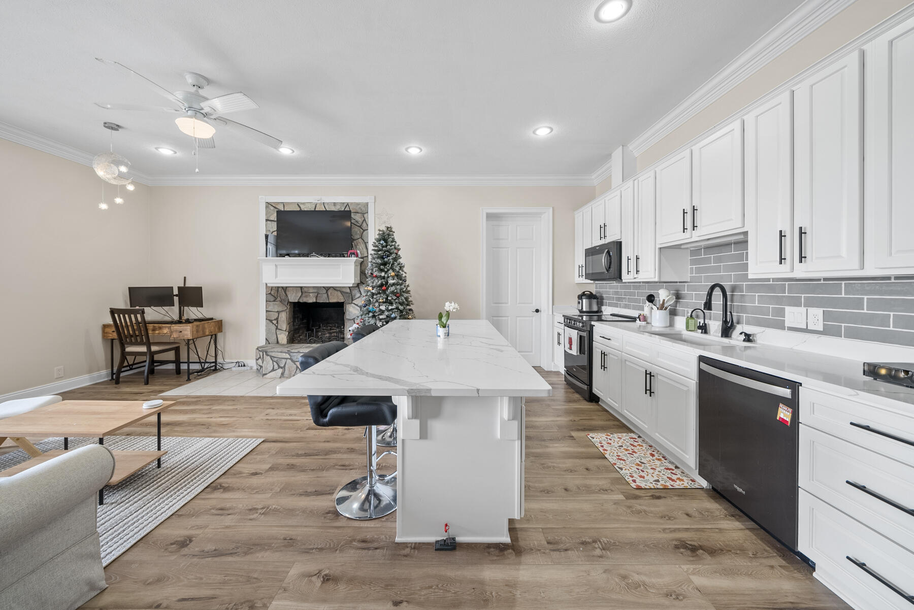 main property photo 63