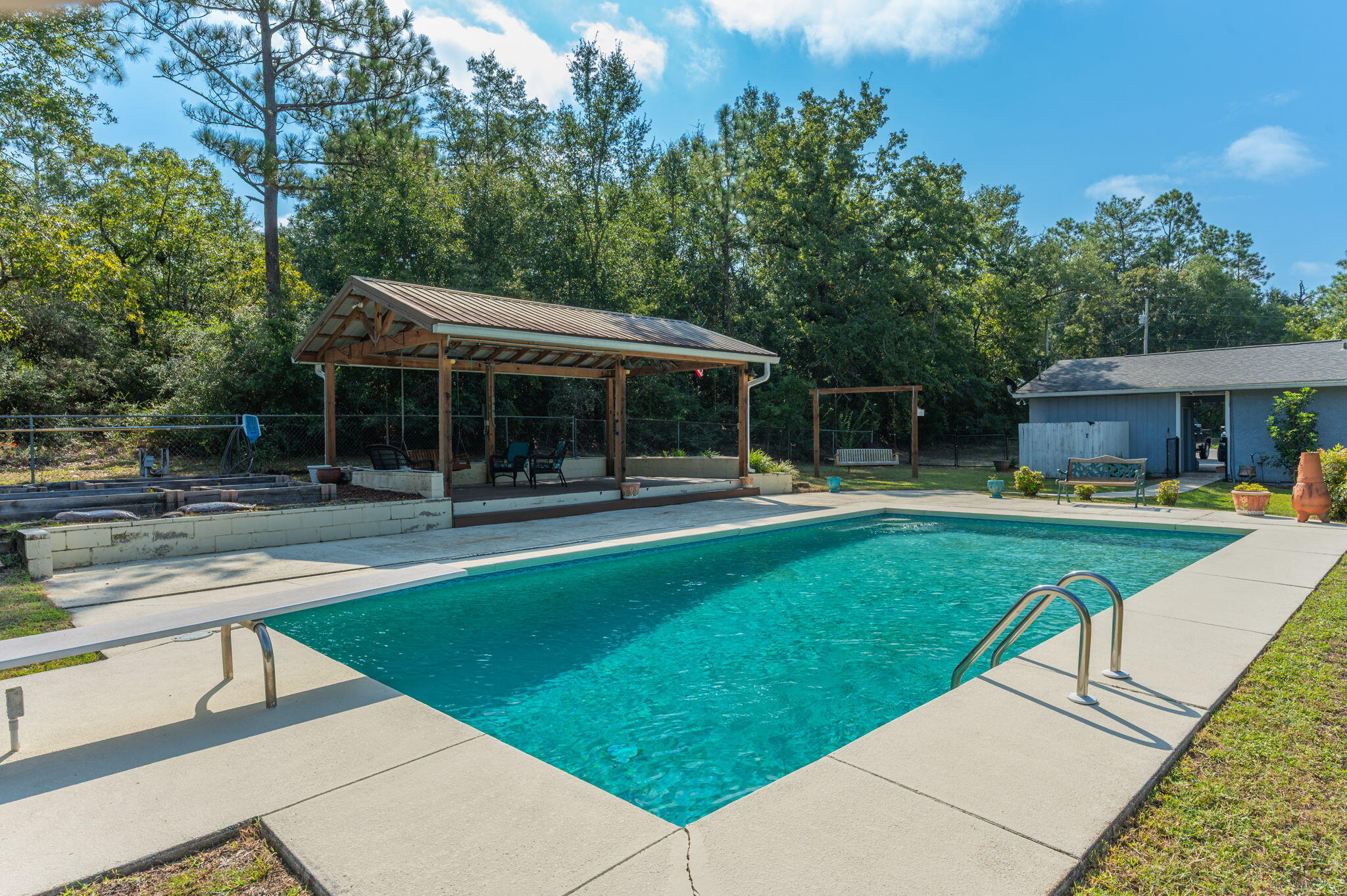 main property photo 23
