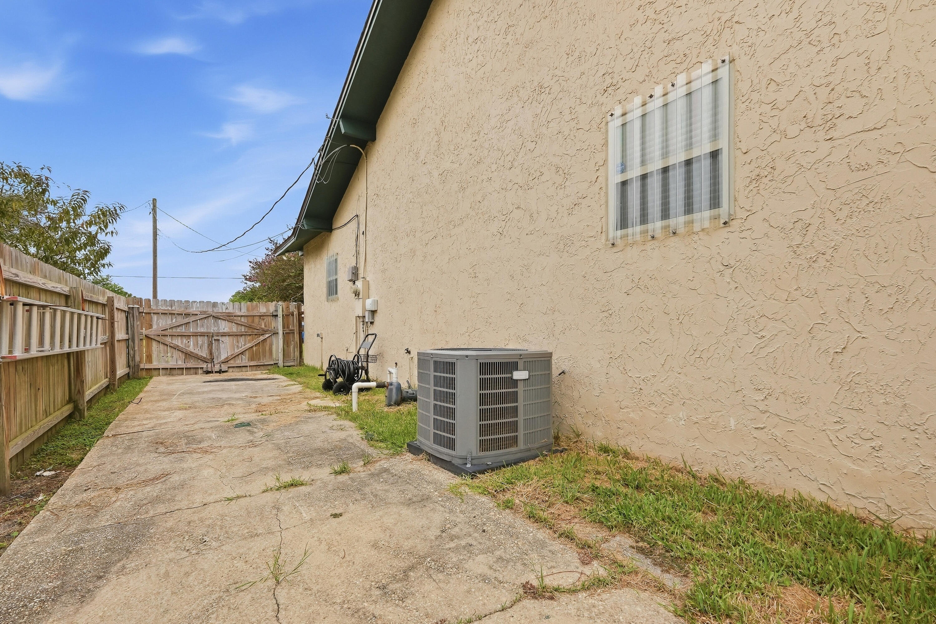 main property photo 50