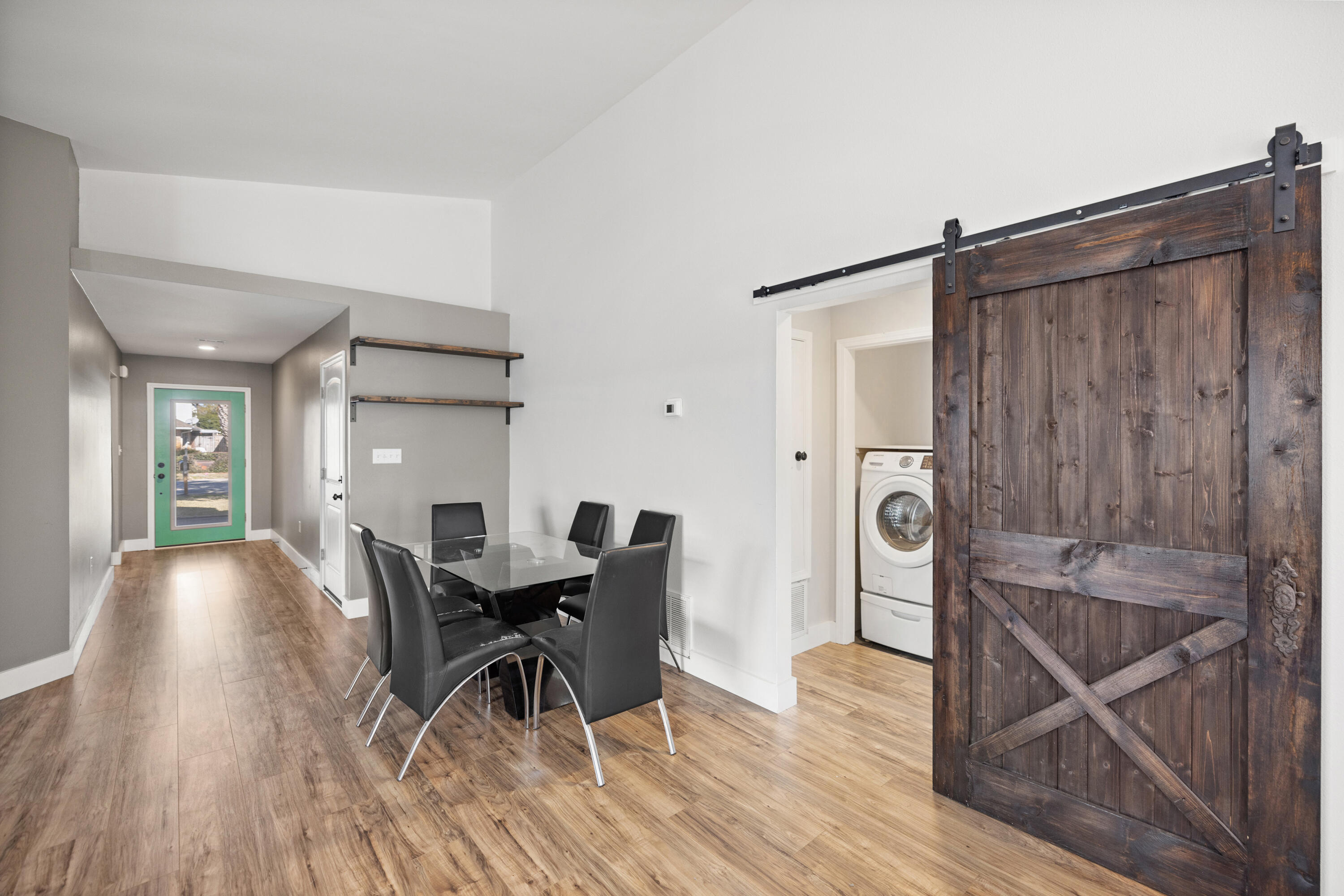 main property photo 9