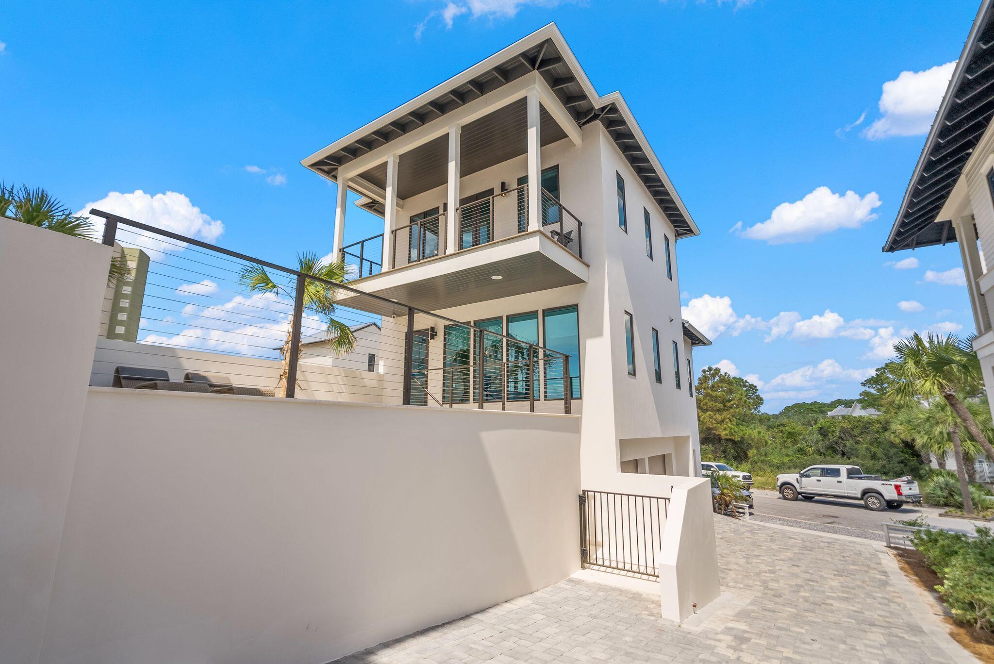 main property photo 123