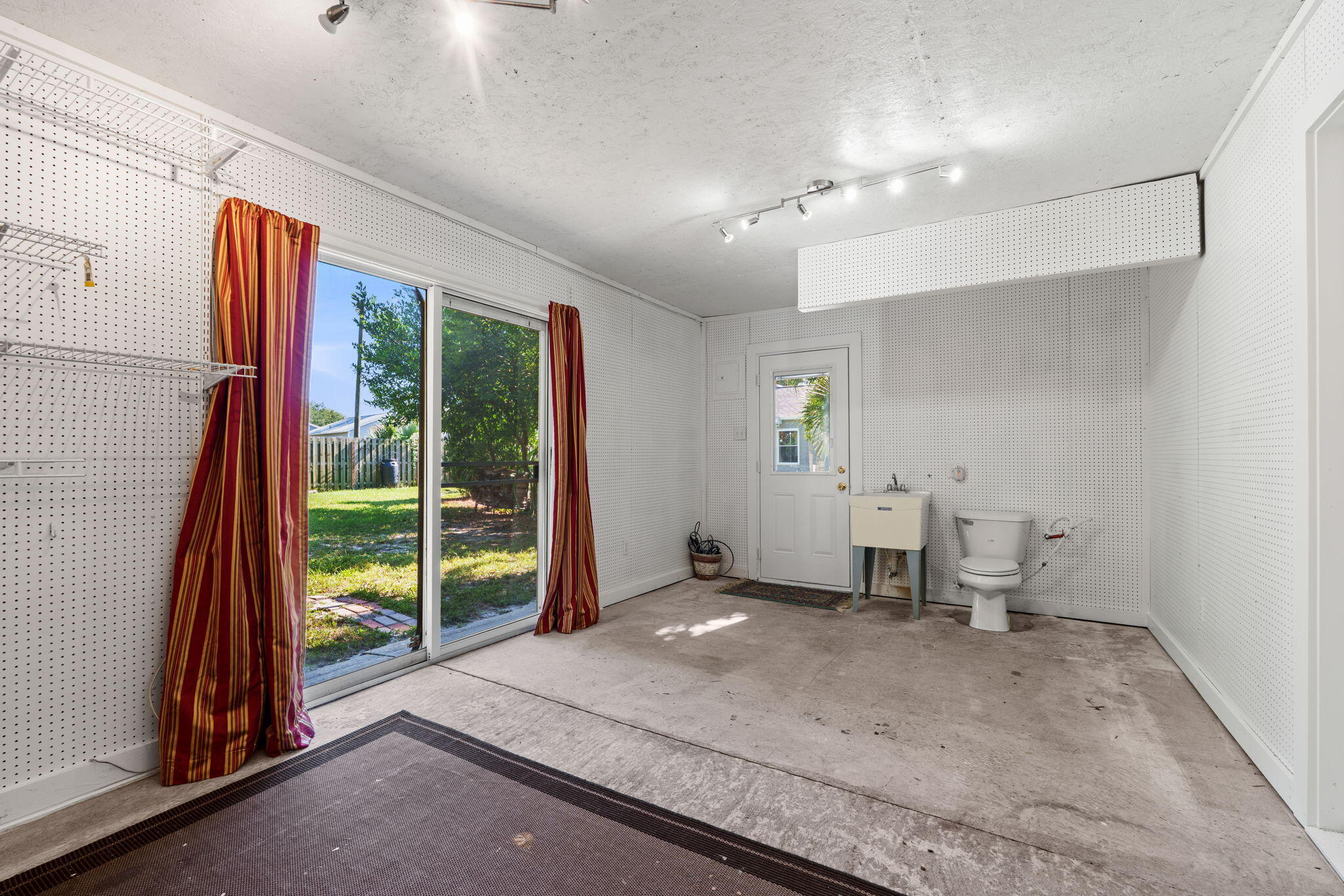 main property photo 43