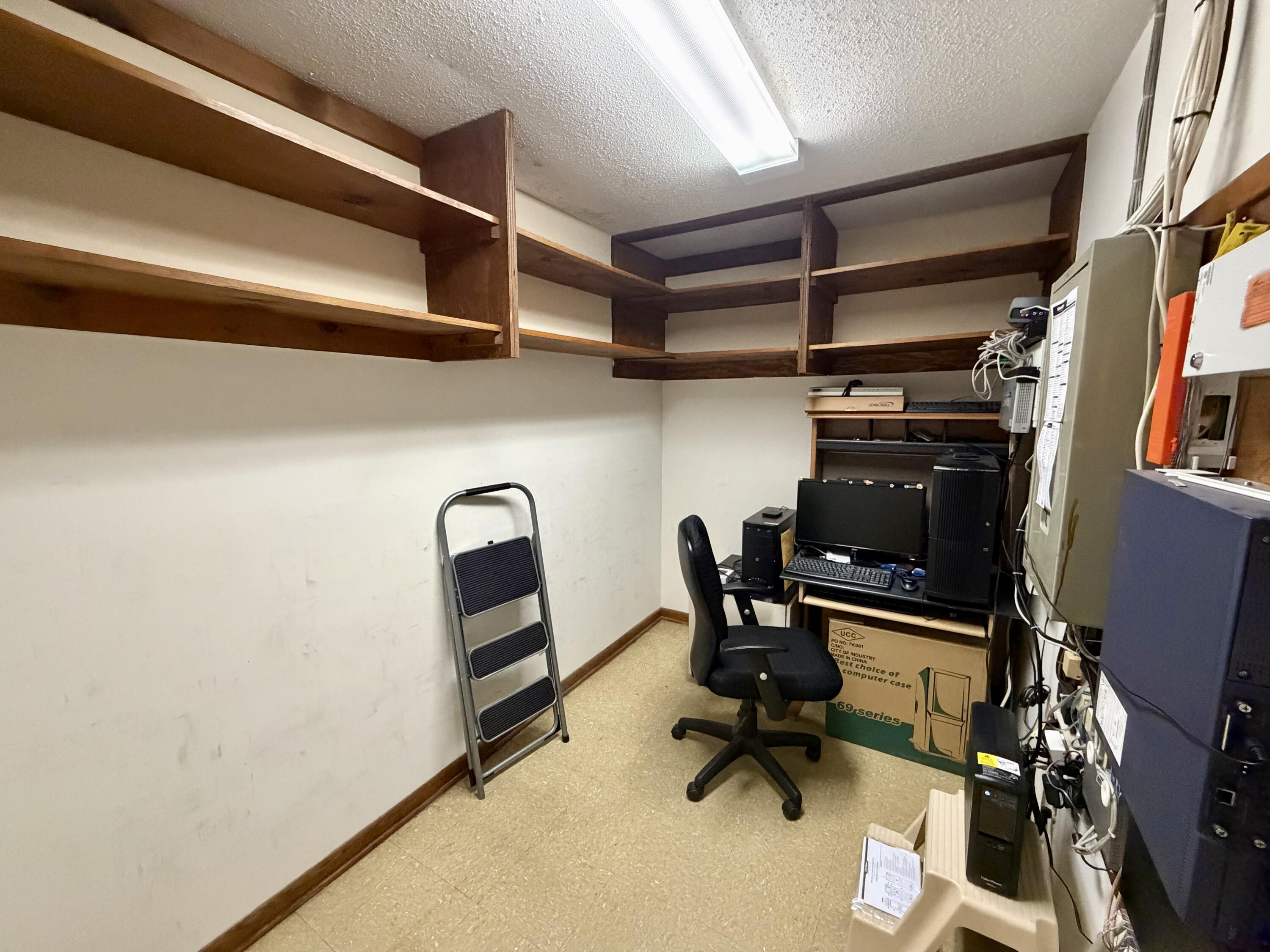 main property photo 13