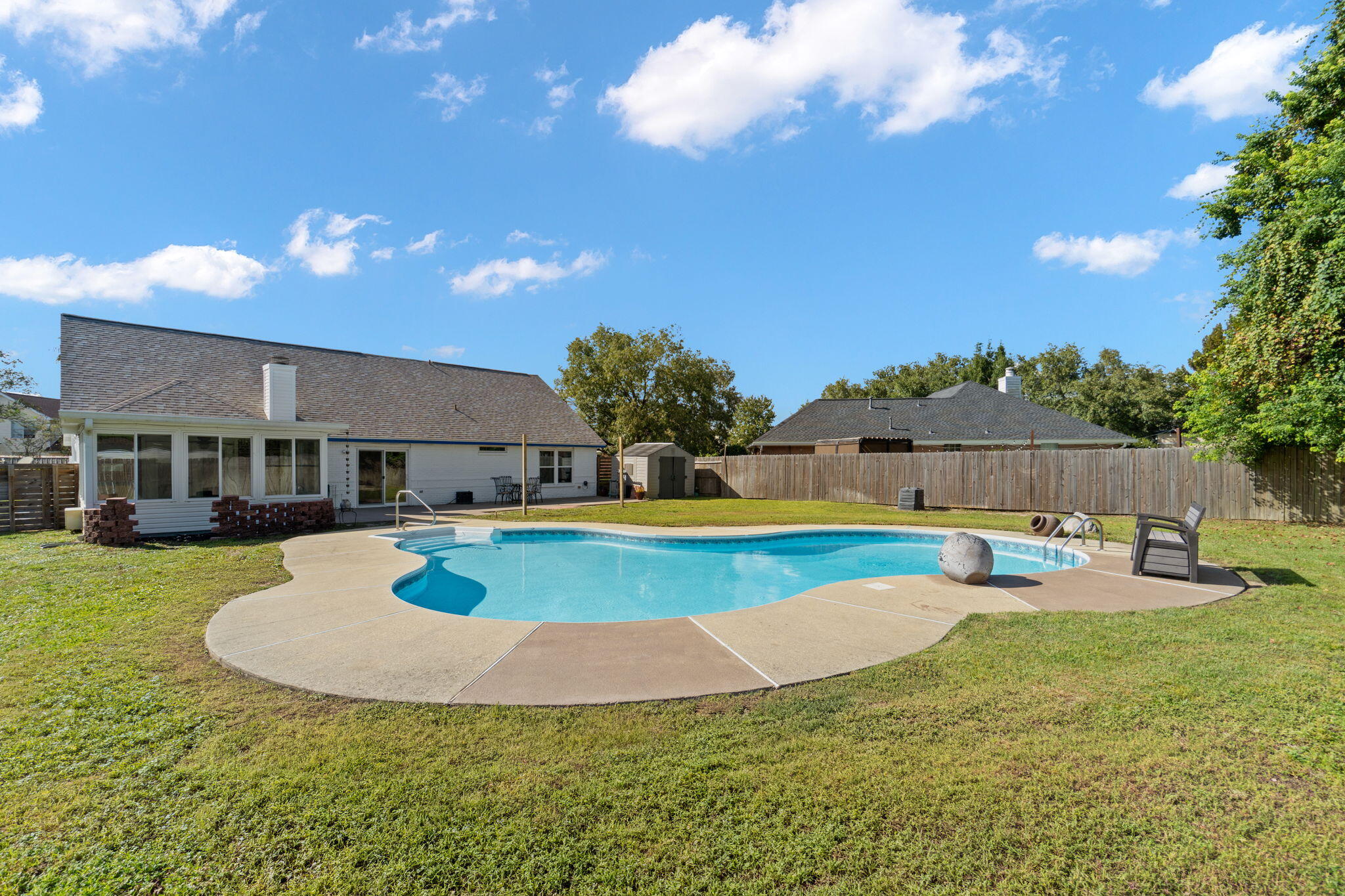 main property photo 0