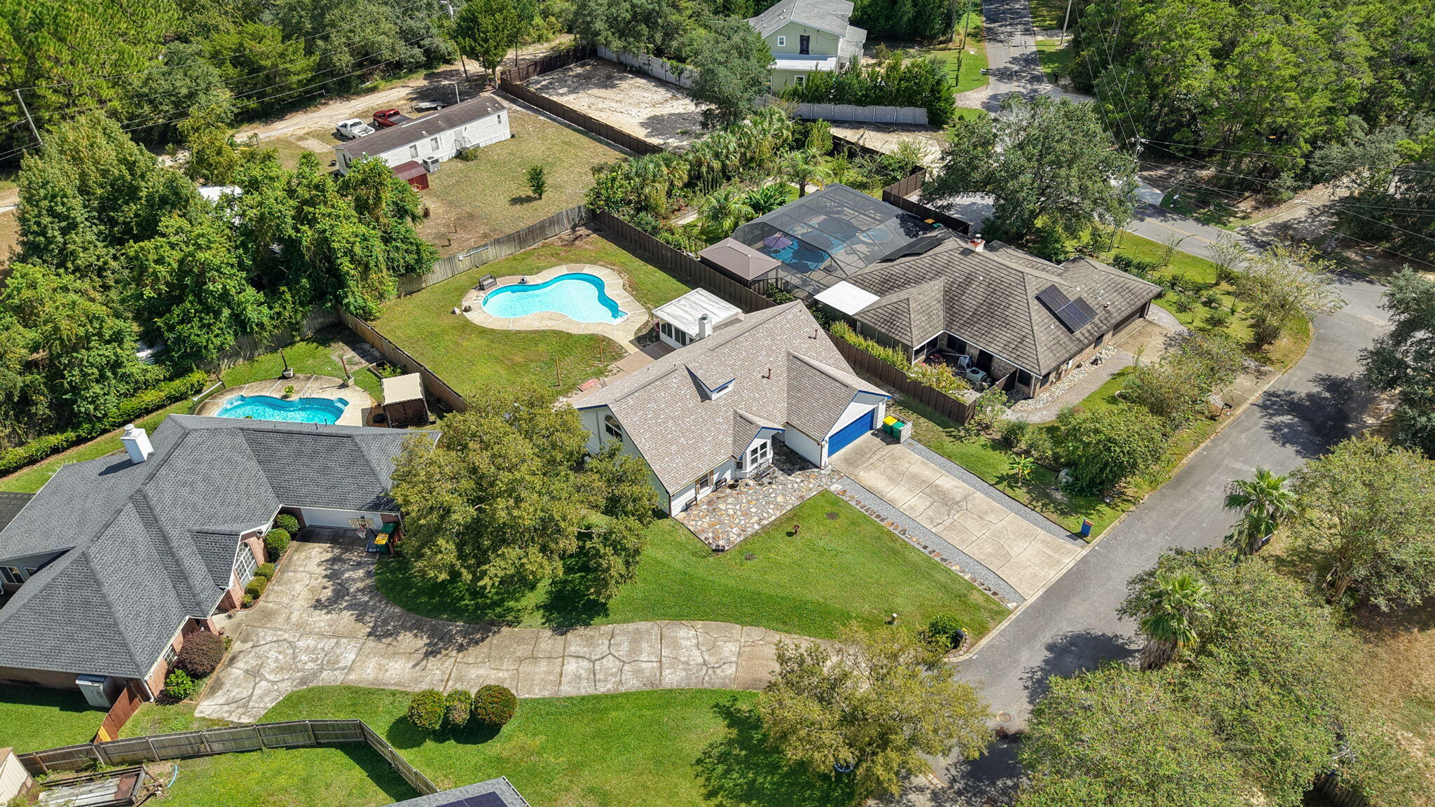 main property photo 41