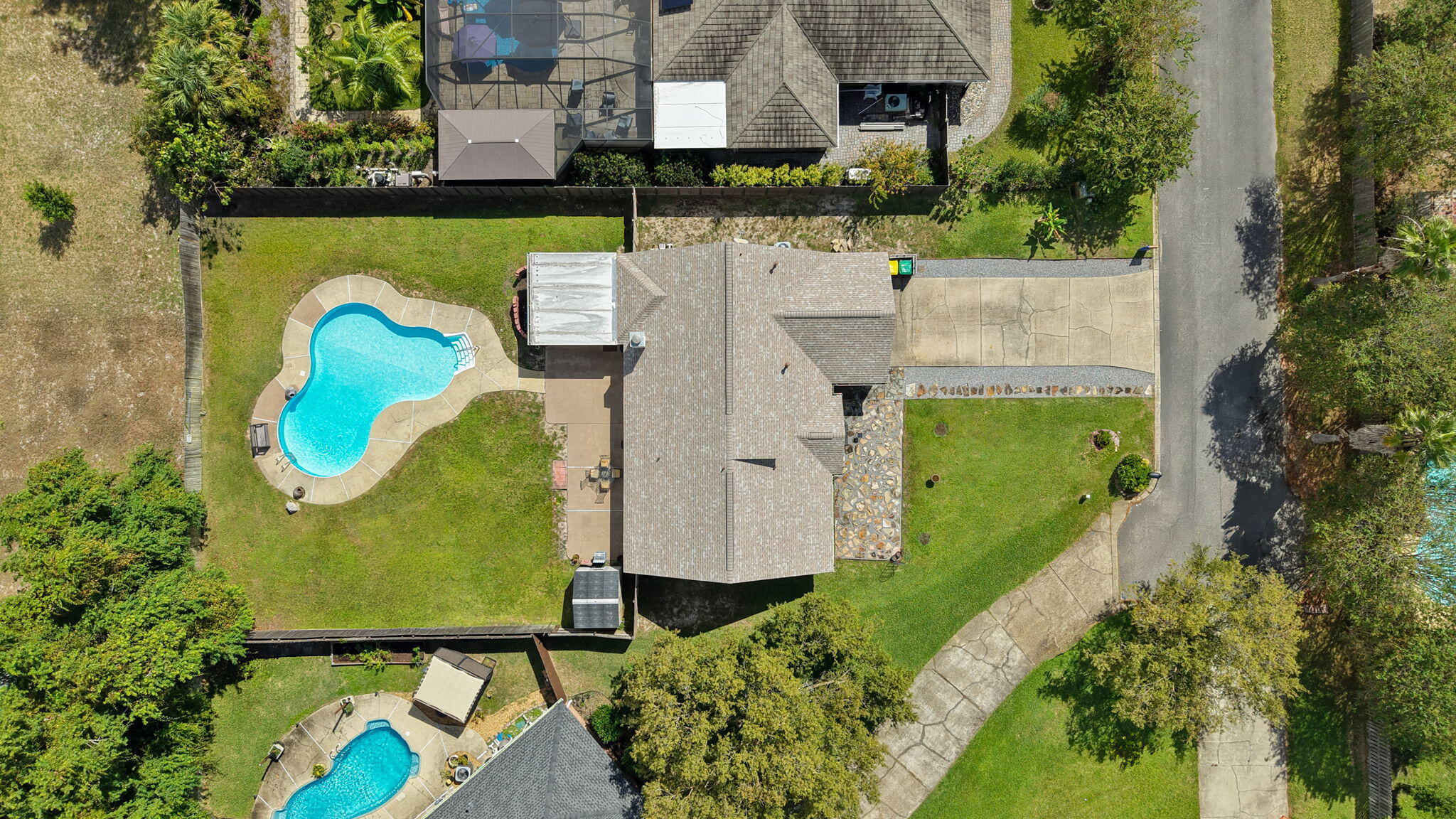 main property photo 43