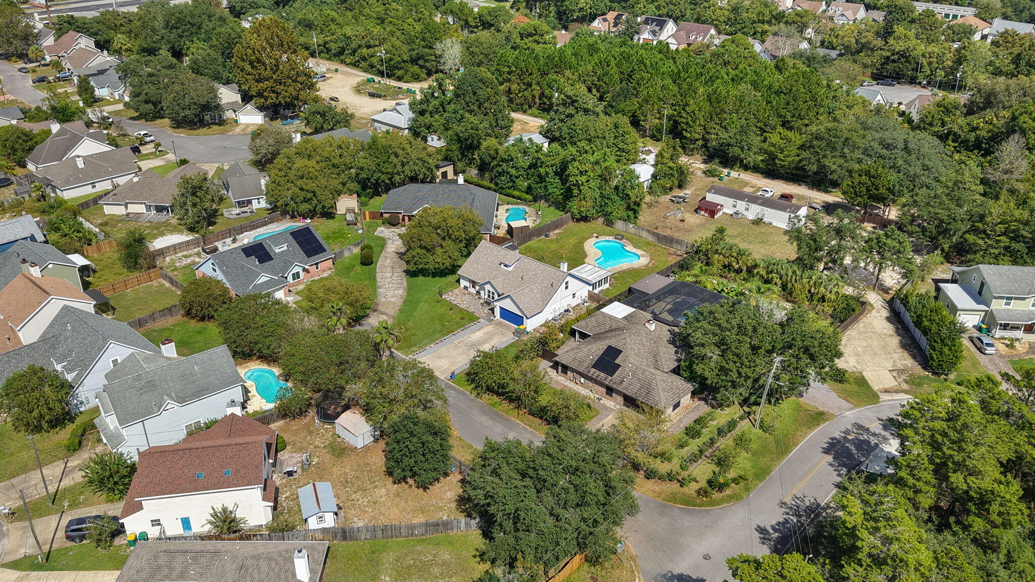 main property photo 45