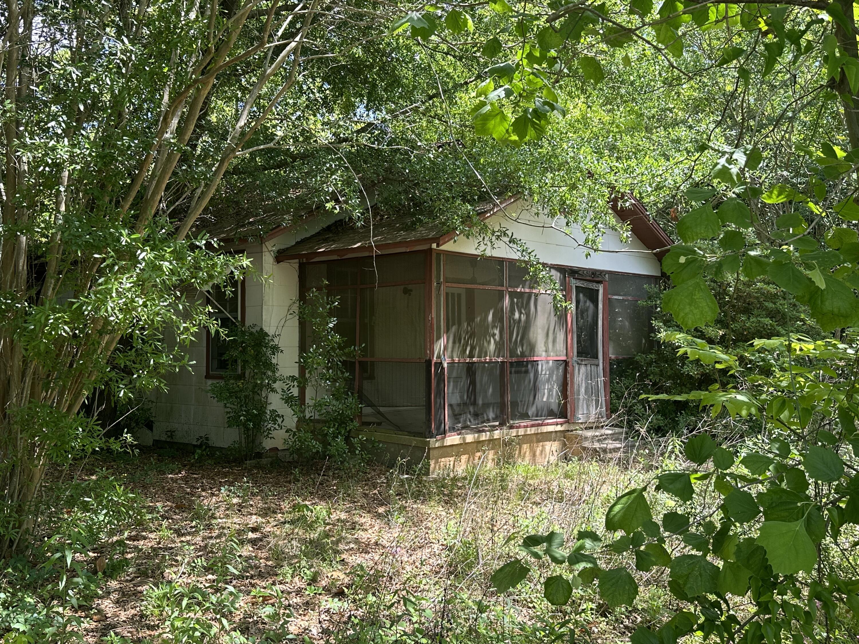 main property photo 9