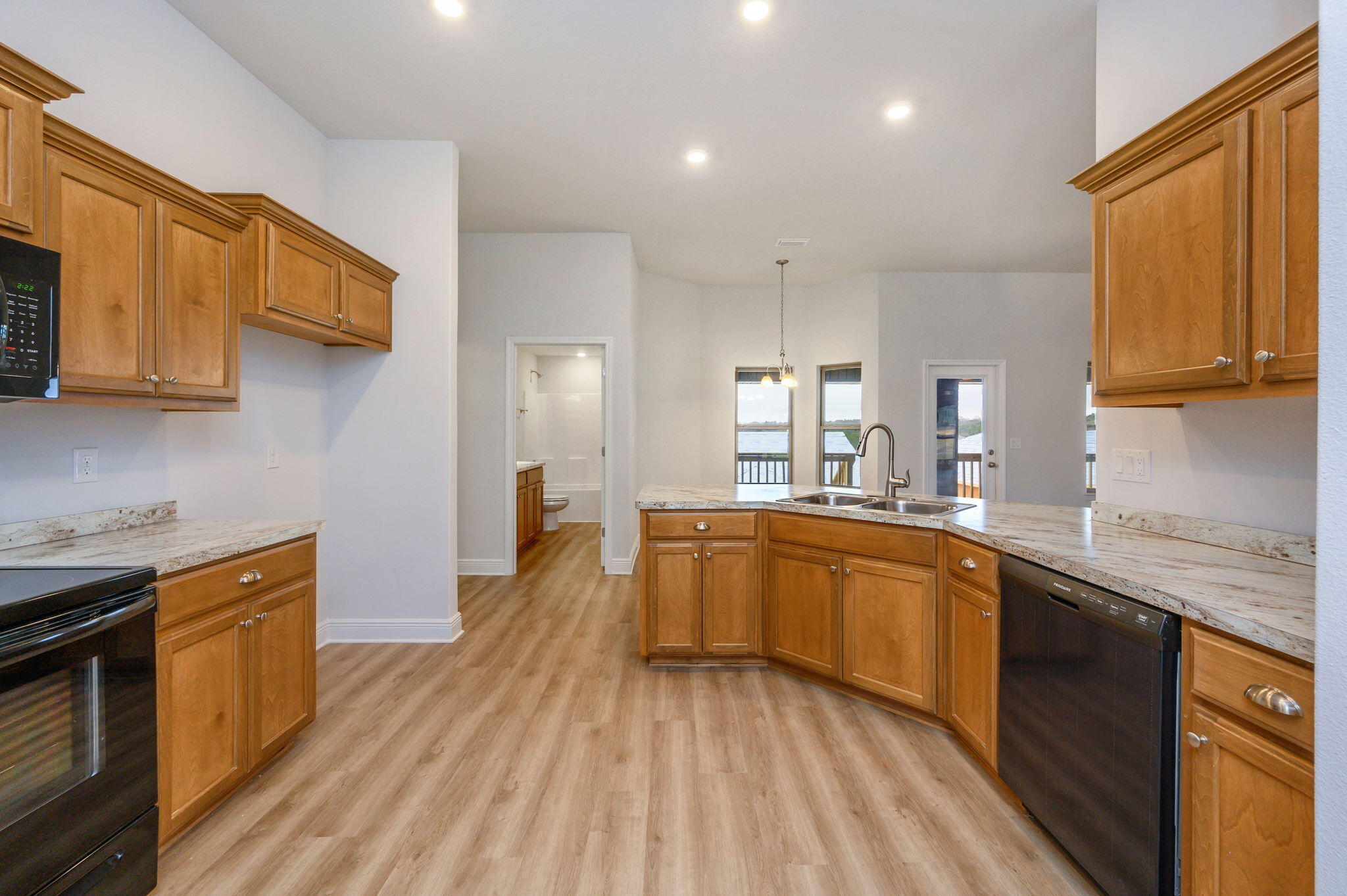 main property photo 16